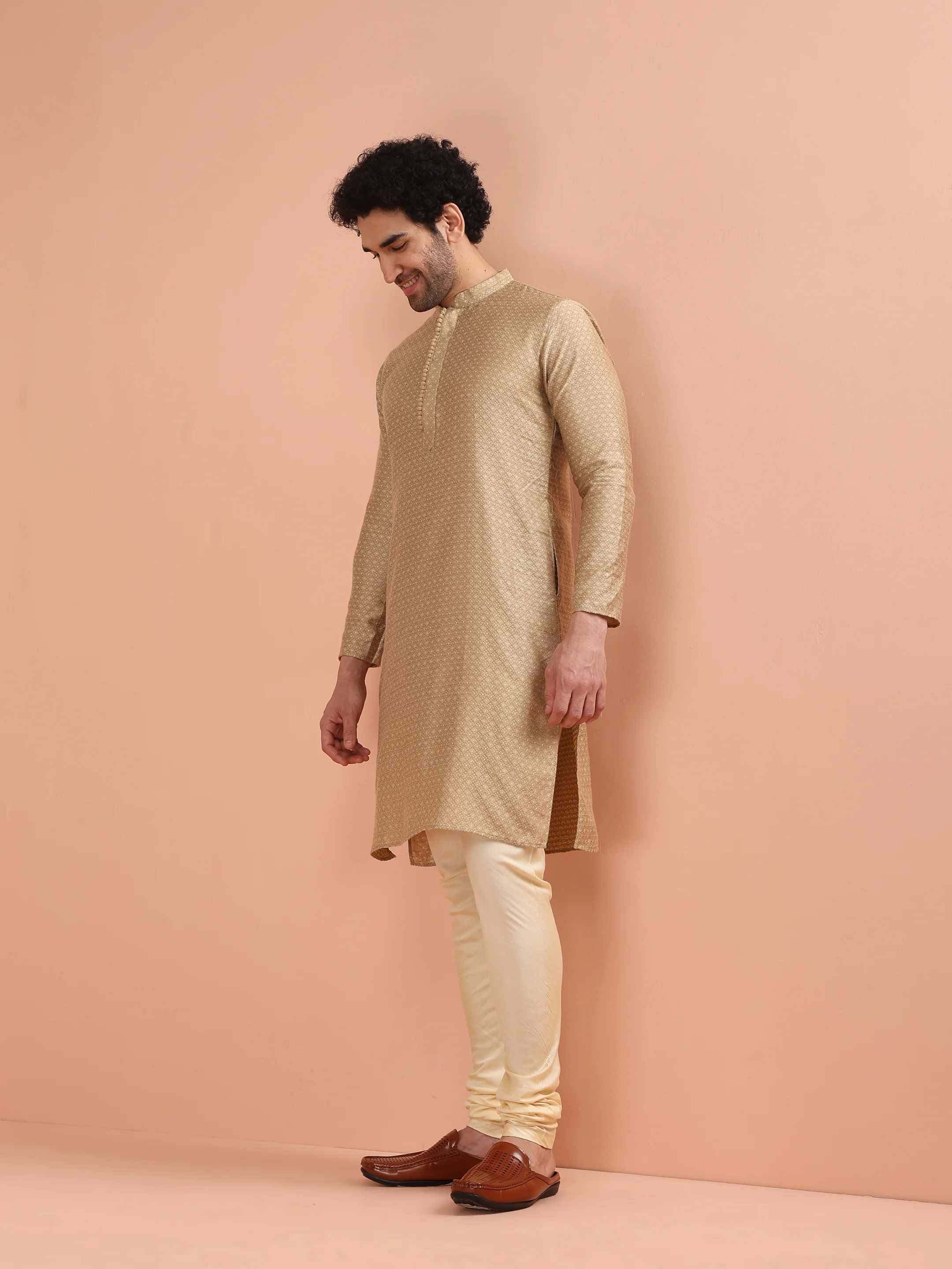 Beige Silk Blend Textured Kurta Churidar Set - Image 2