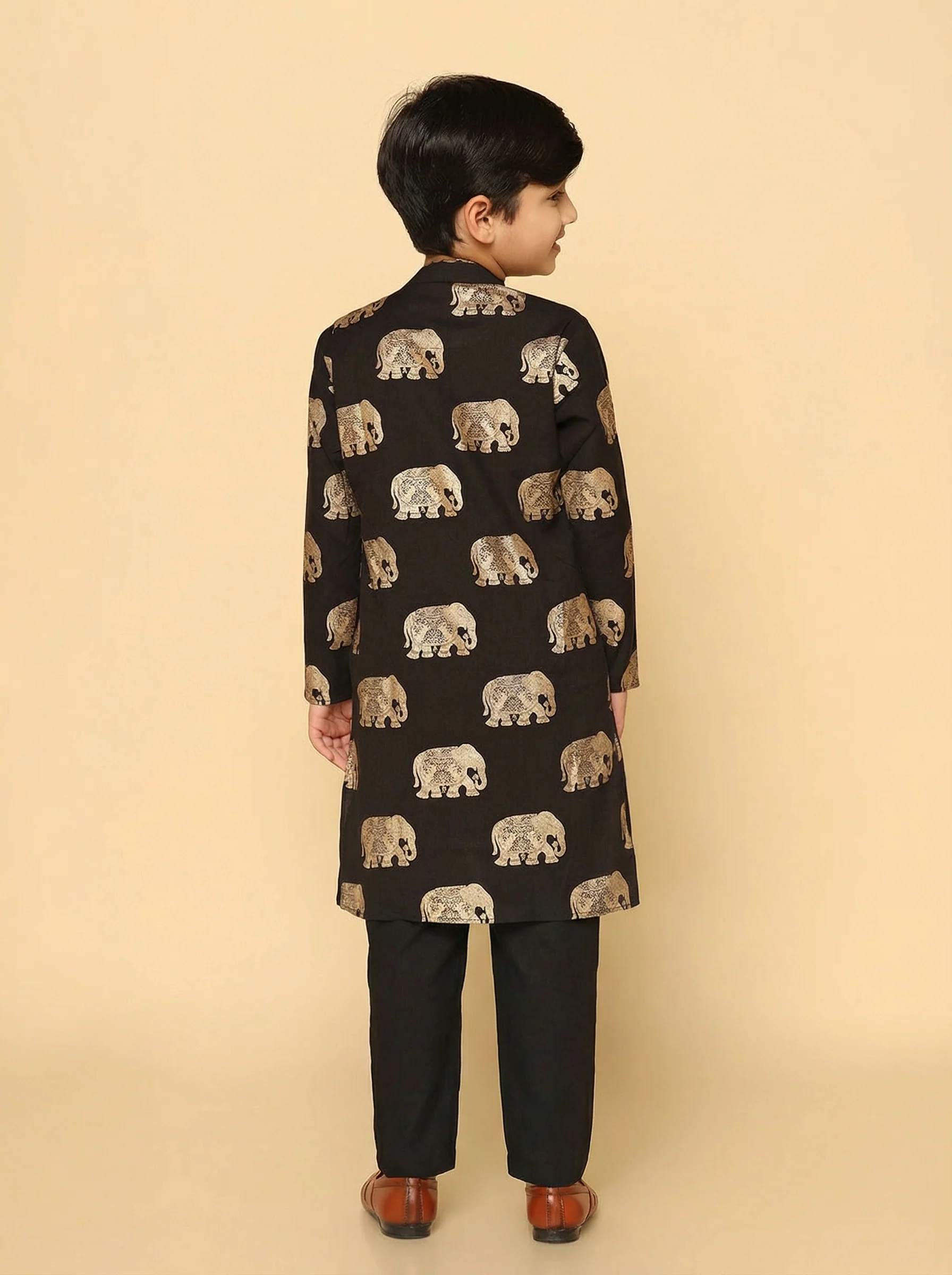 Black Cotton Blend Foil Print Kurta Pyjama Set - Image 4
