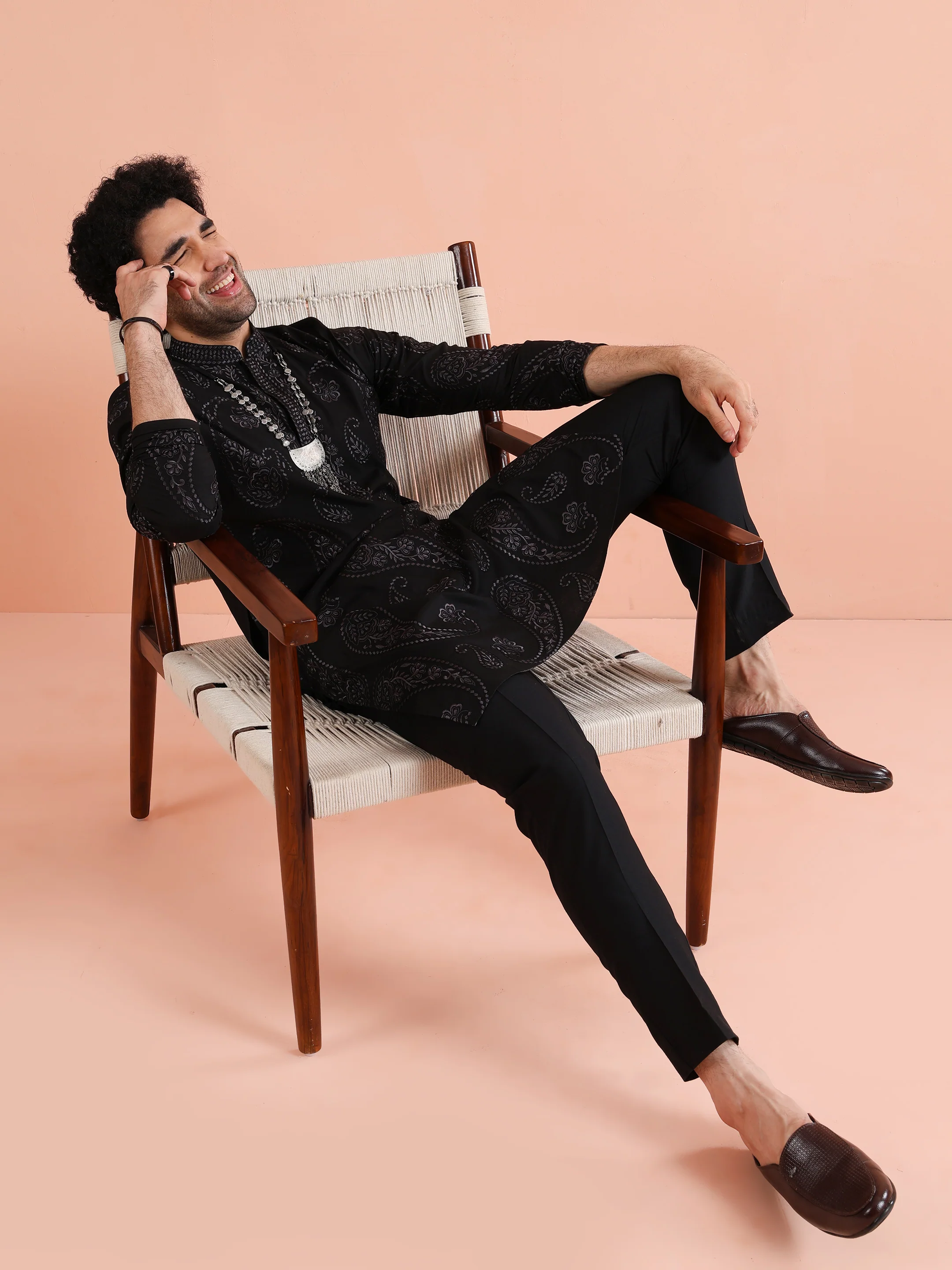 Black Paisley Embroidered Kurta Set - Image 9