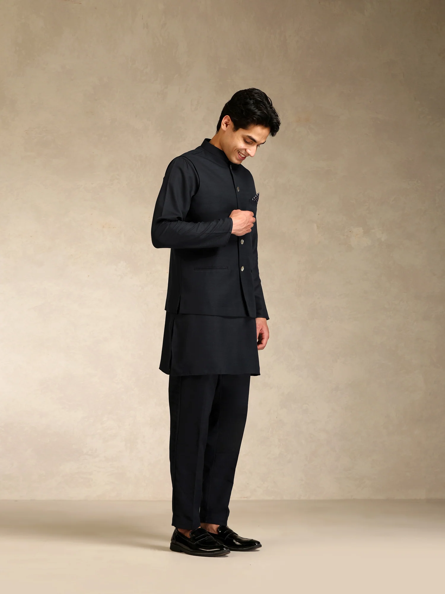 Black Poly Viscose Solid Mid Kurta Jacket Trouser Set - Image 2