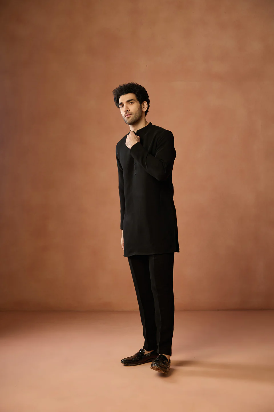 Black Silk Blend Solid Mid Kurta - Image 2