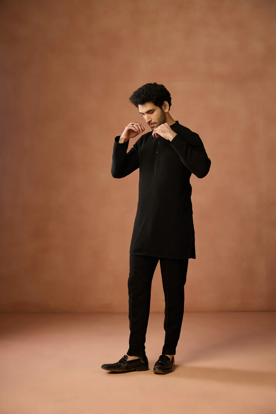 Black Silk Blend Solid Mid Kurta - Image 6