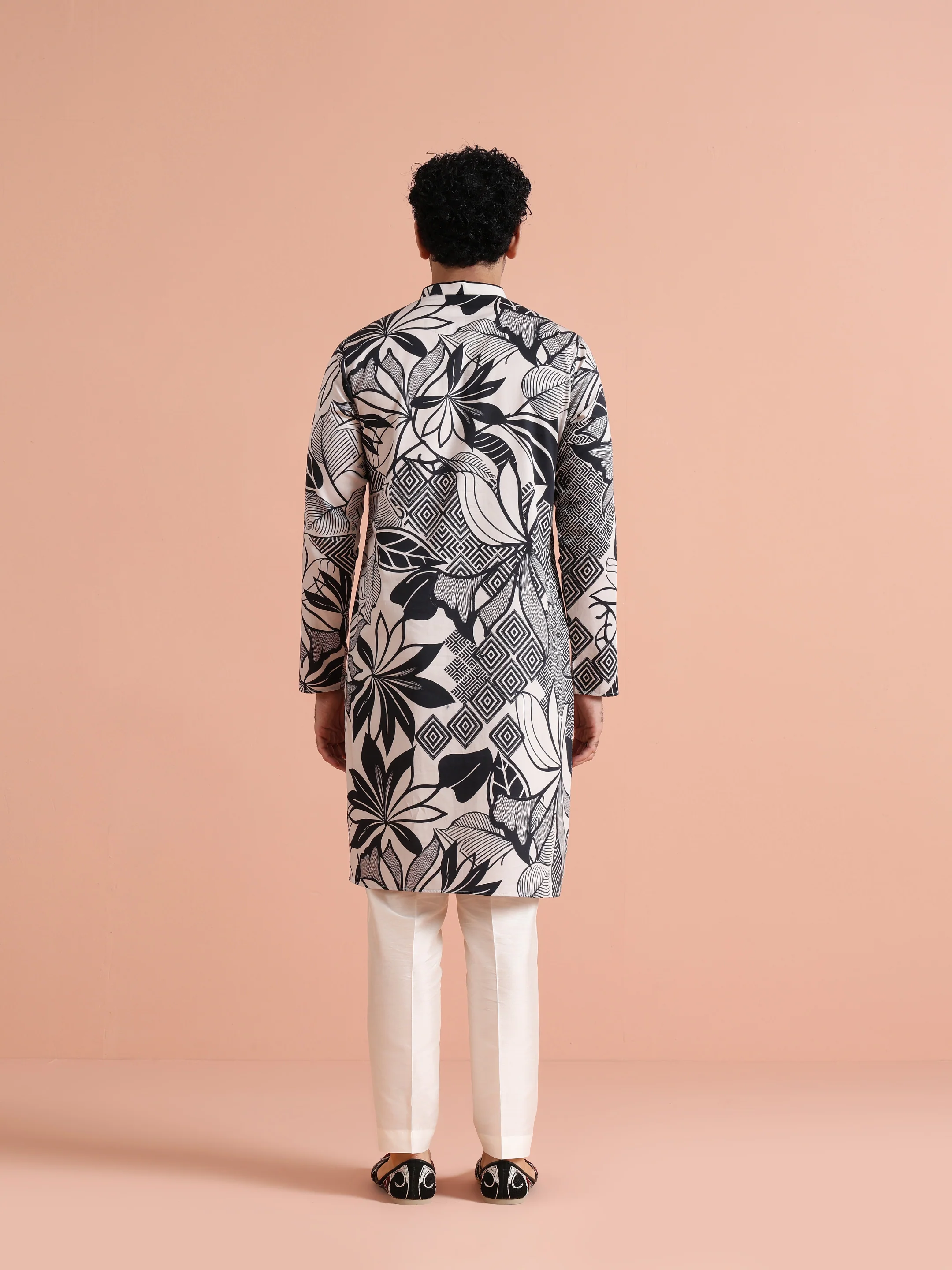 Black & White Printed Long Kurta - Image 4