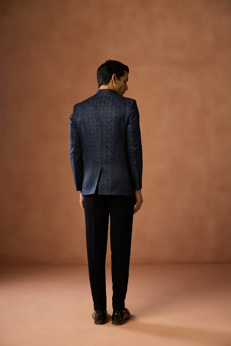 Navy Blue Silk Blend Woven Bandhgala Jodhpuri Set - Image 4