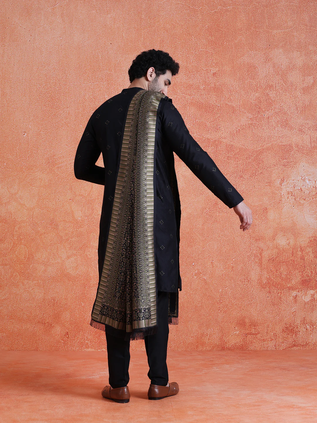 Blue Silk Blend Jacquard Kurta Trouser Set With Dupatta - Image 4