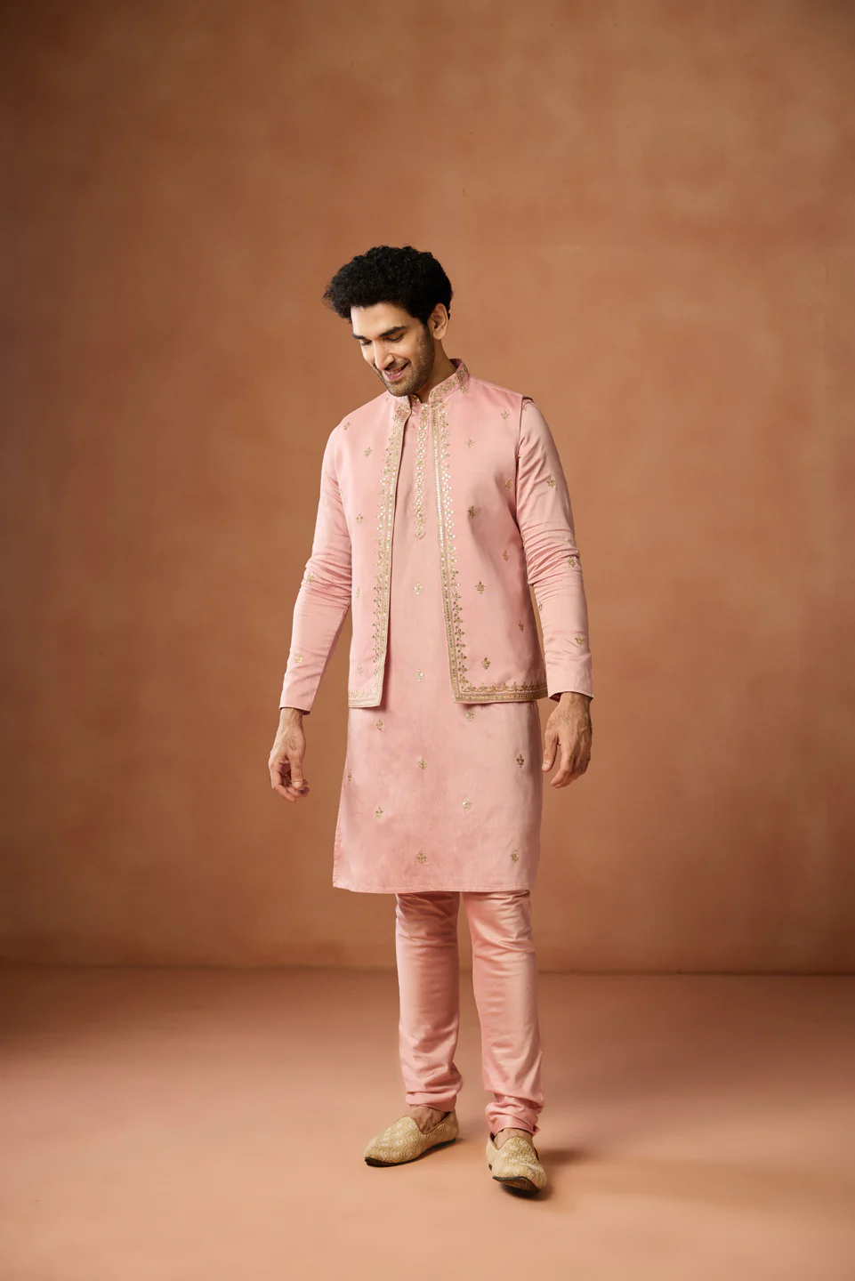 Blush Pink Embroidered Kurta Set - Image 3
