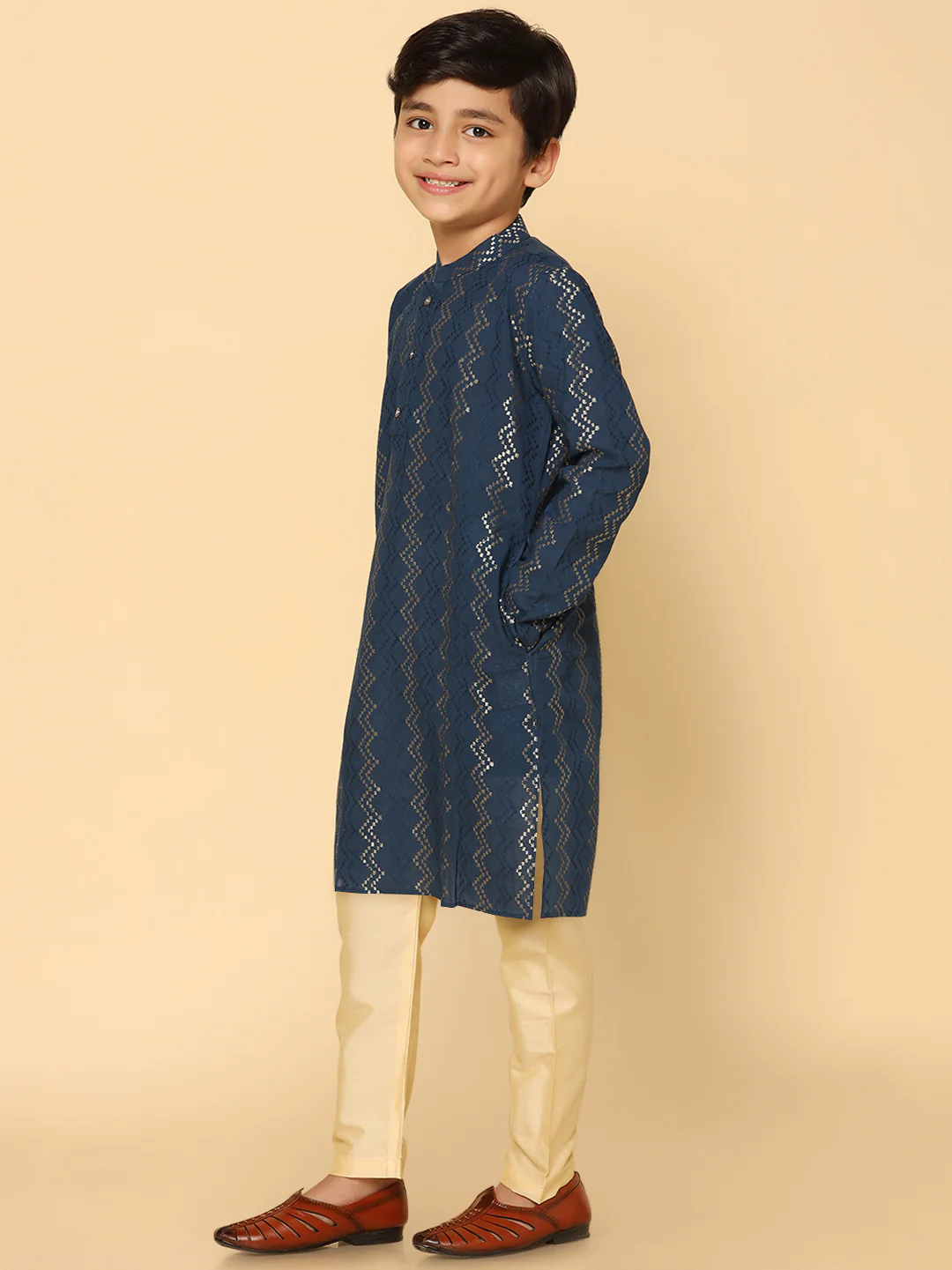 Boy's Navy Blue Cotton Blend Embroidered Kurta Pyjama Set - Image 2