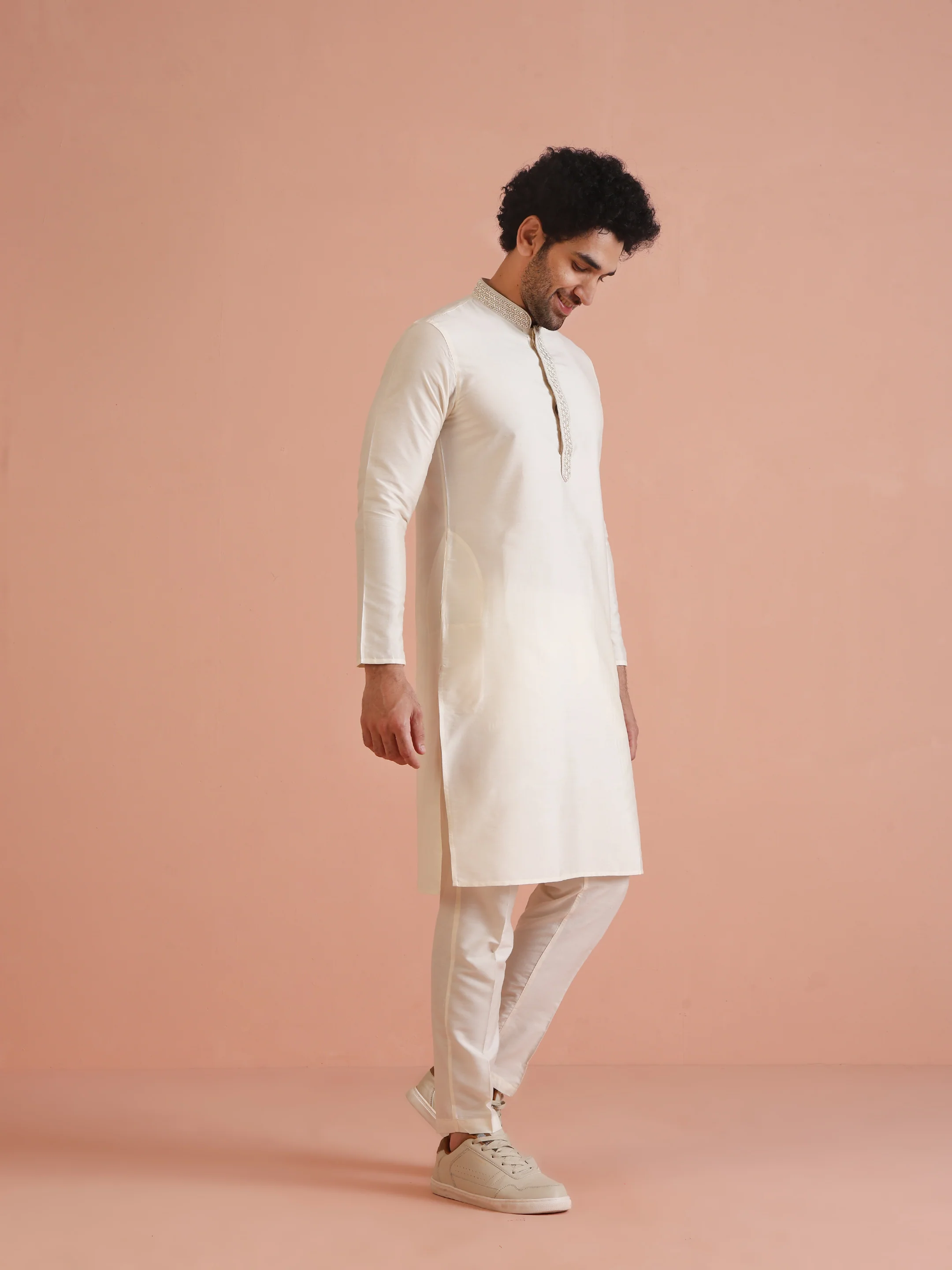 Cream Silk Blend Embroidered Long Kurta - Image 2