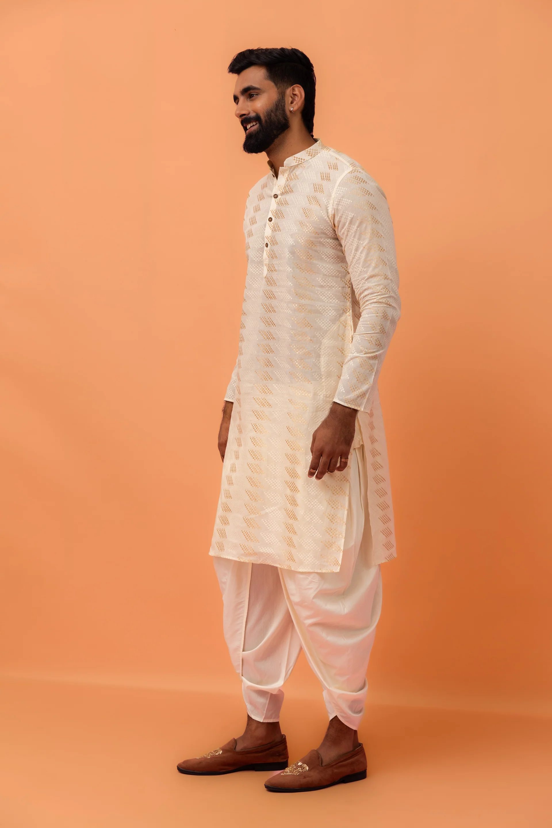 Cream Silk Blend Geometric Kurta Dhoti Set - Image 2