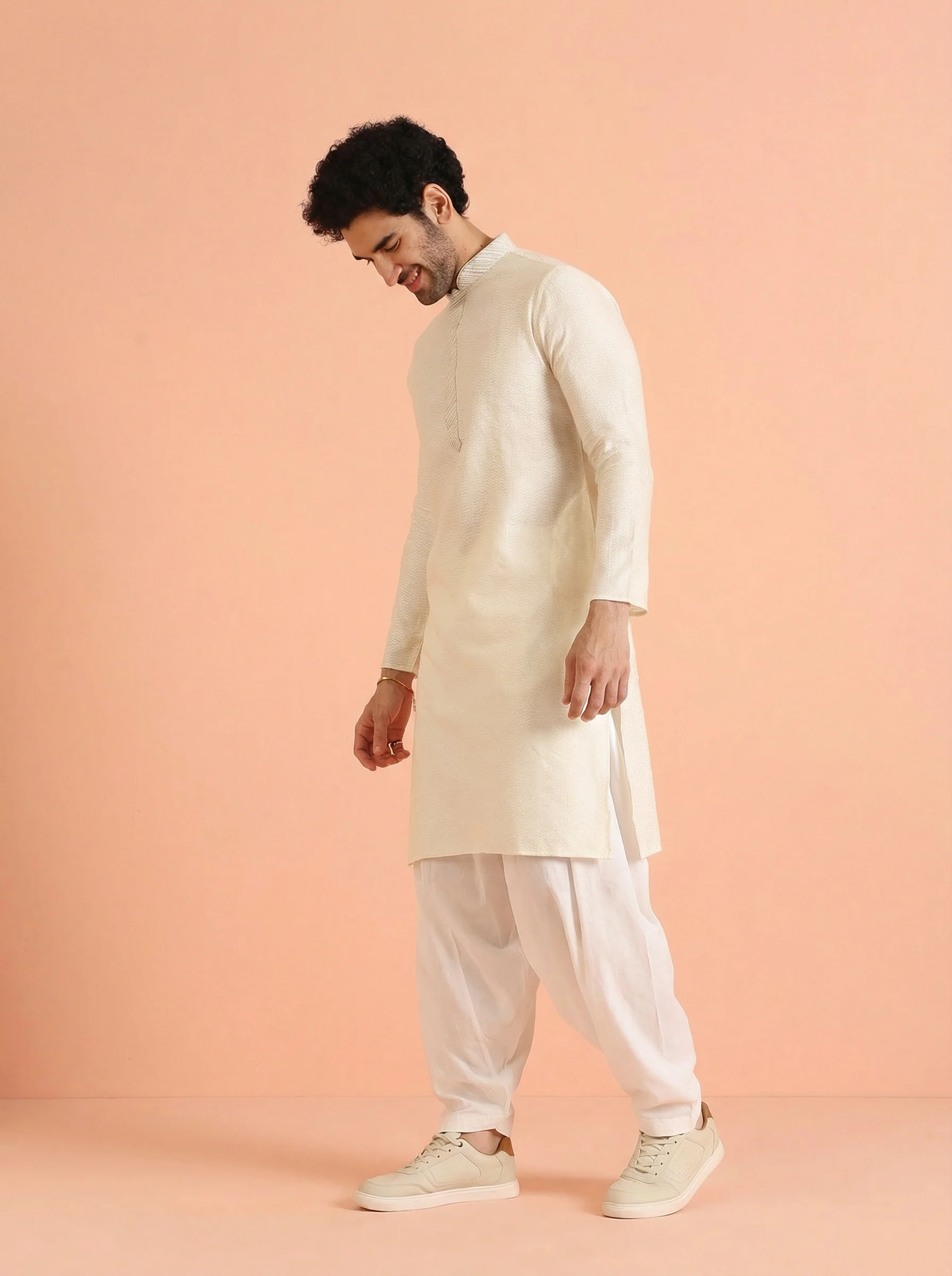 Cream Silk Blend Textured Kurta Patiyala Set - Image 2