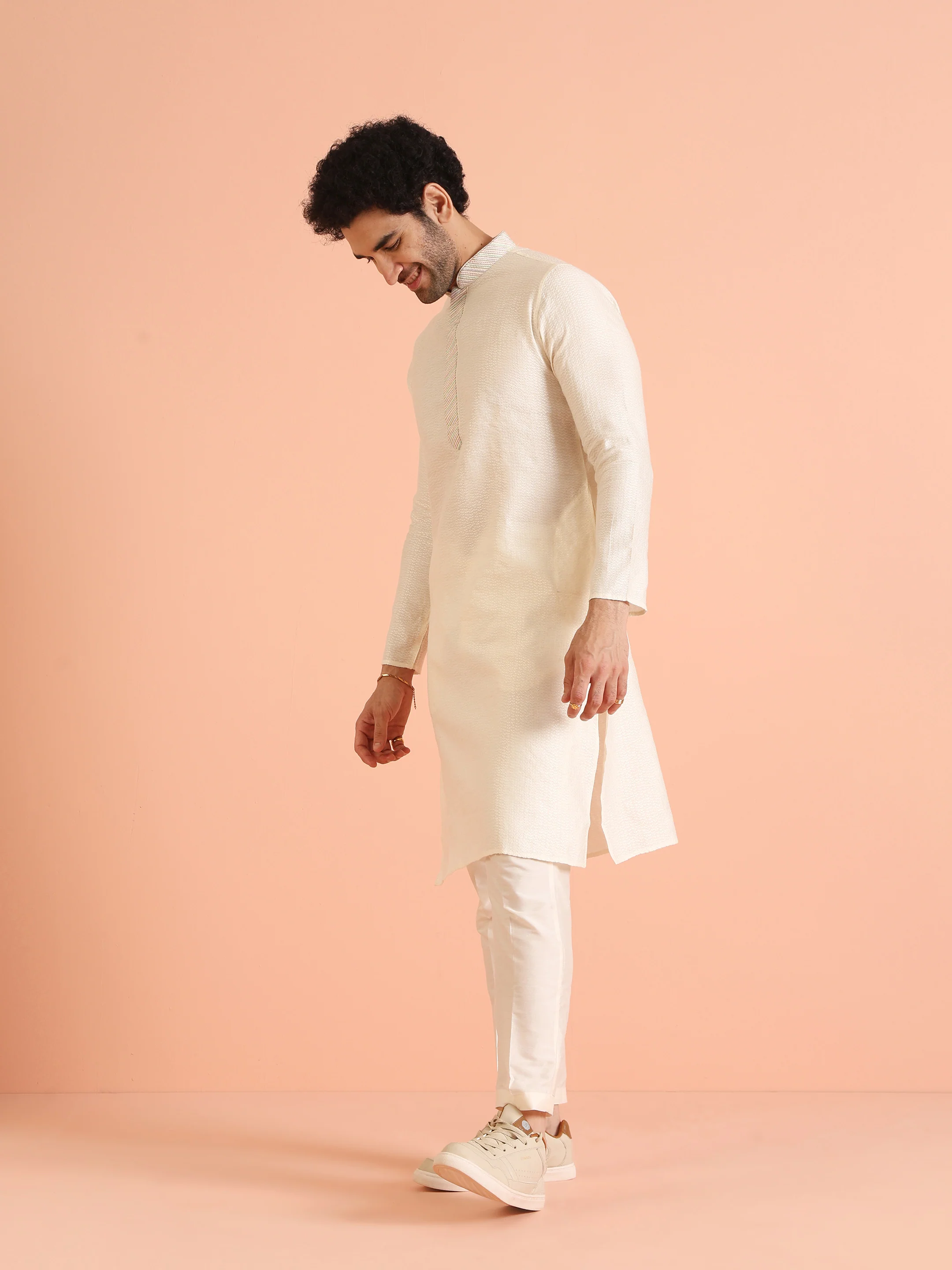 Cream Silk Blend Textured Long Kurta - Image 3