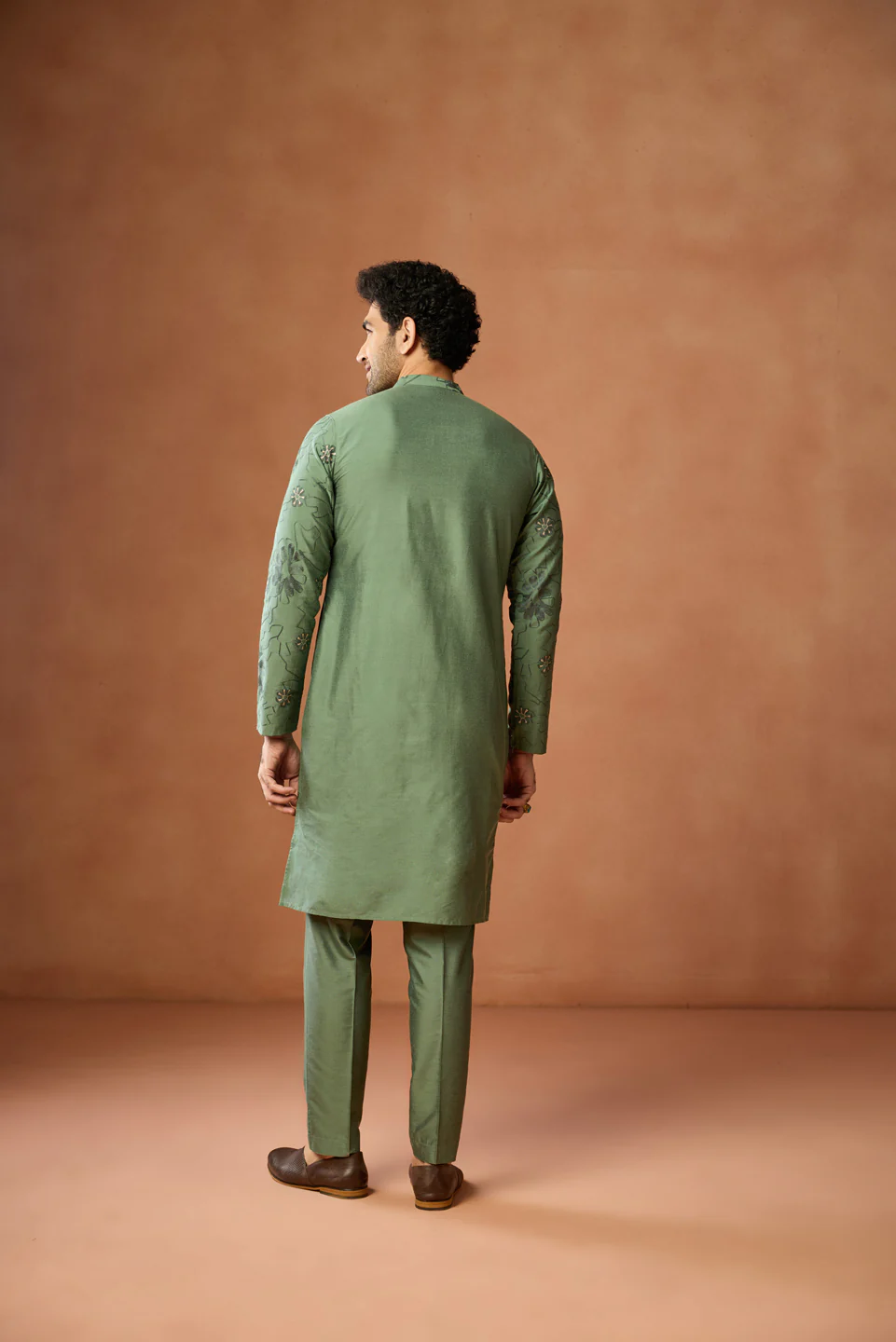 Green Floral Embroidered Kurta Set - Image 4