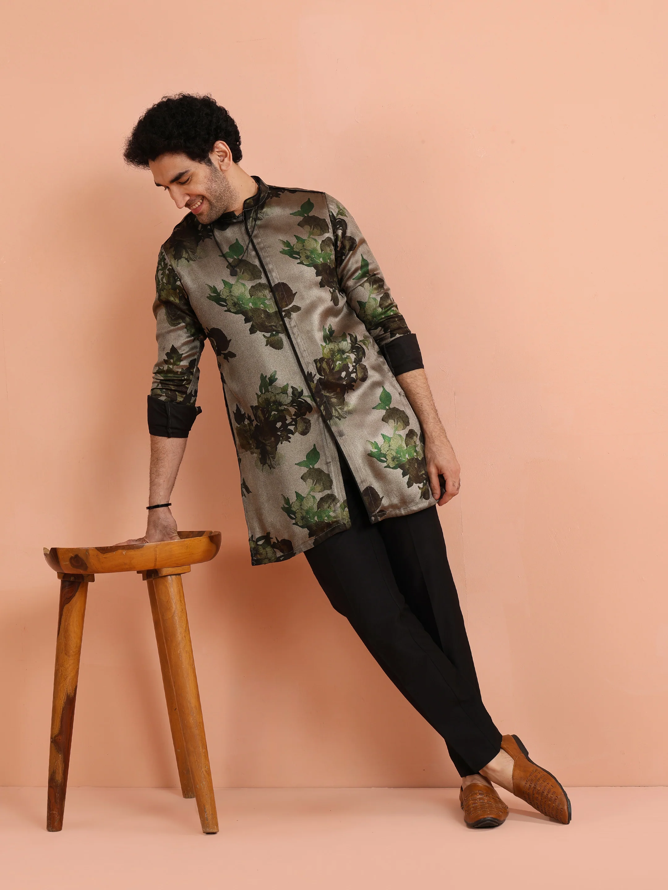 Grey Floral Printed Mid Kurta - Image 9