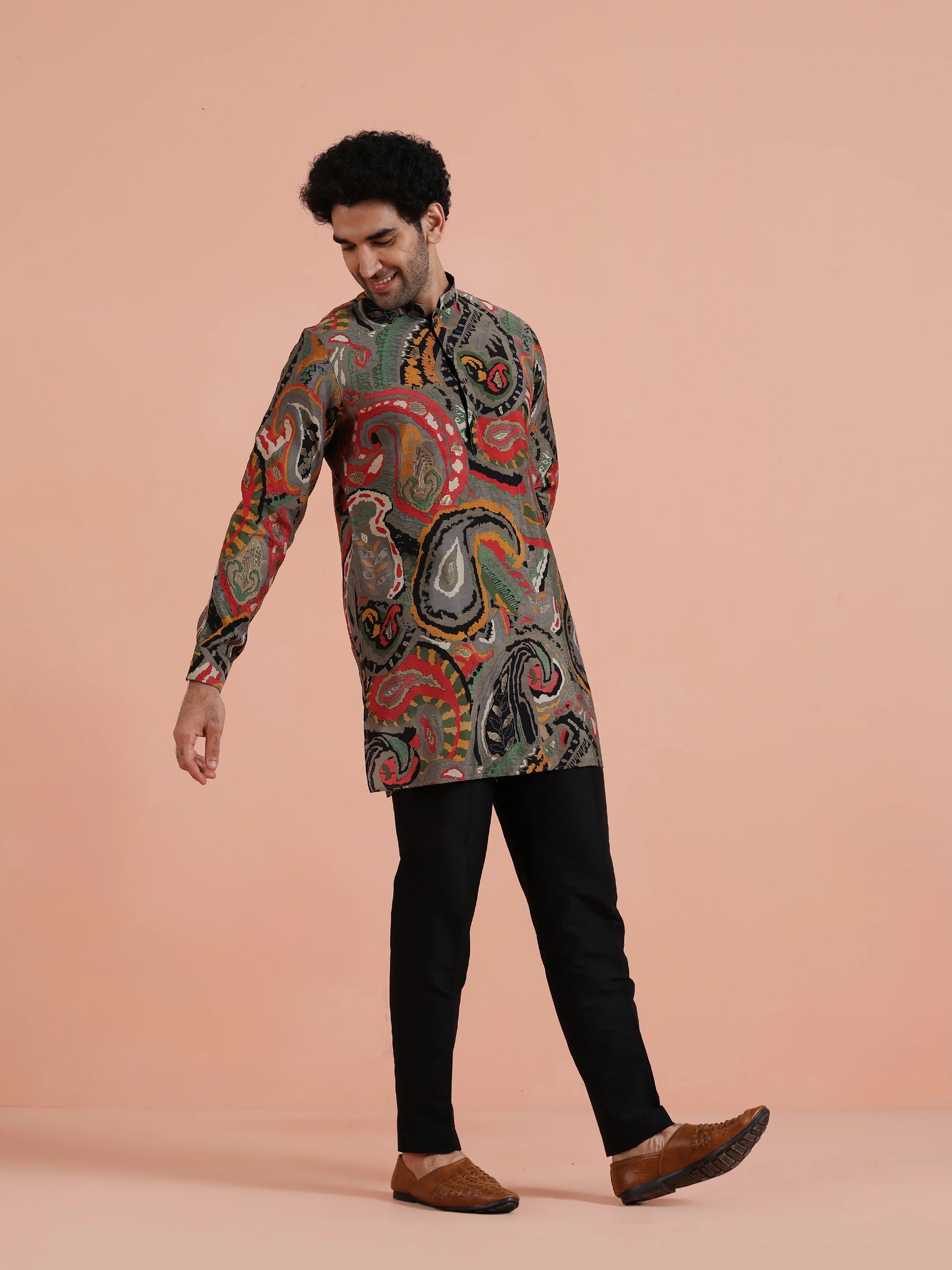 Grey Paisley Printed Kurta - Image 3