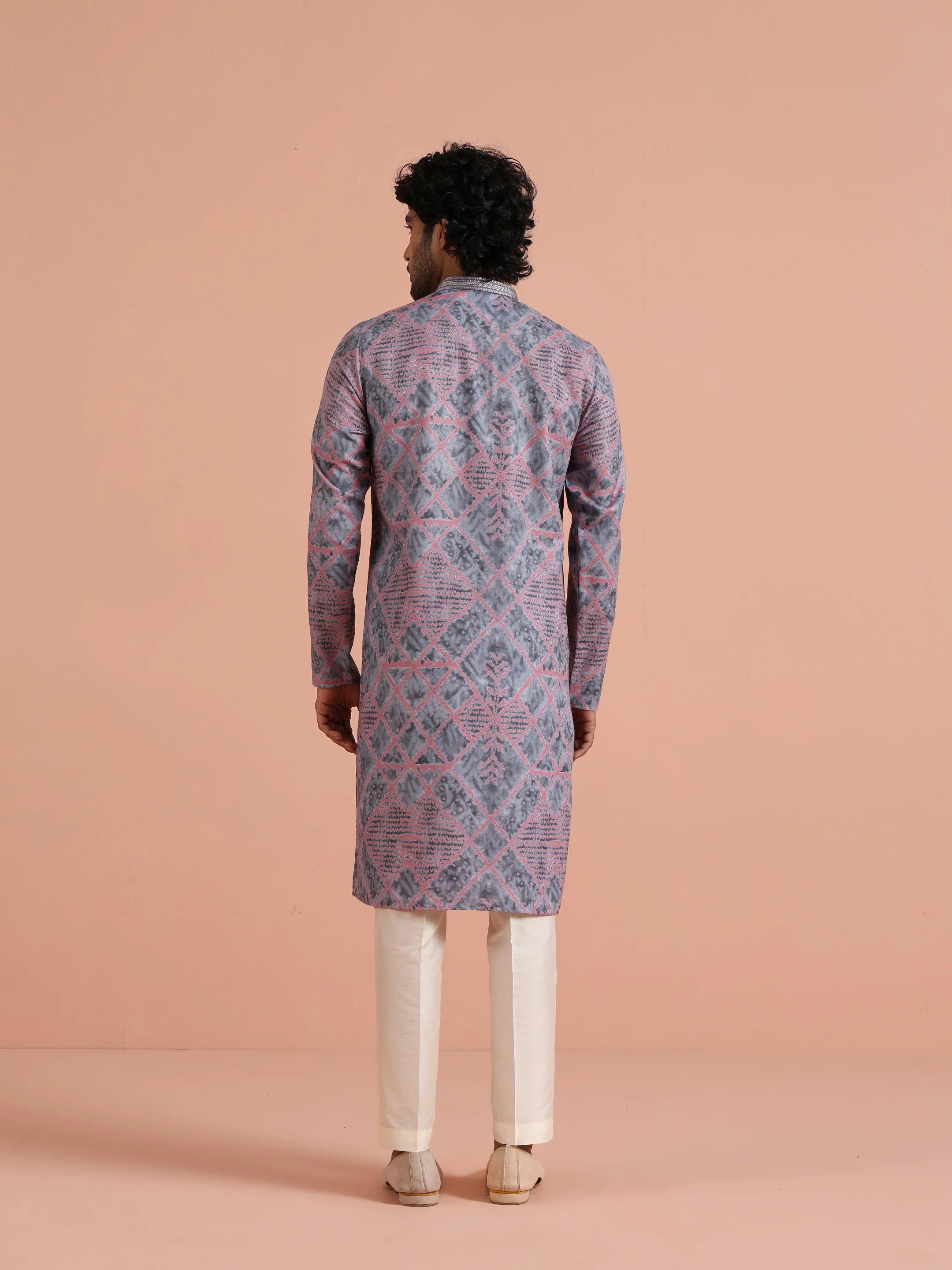 Grey & Pink Geometric Printed Kurta - Image 4