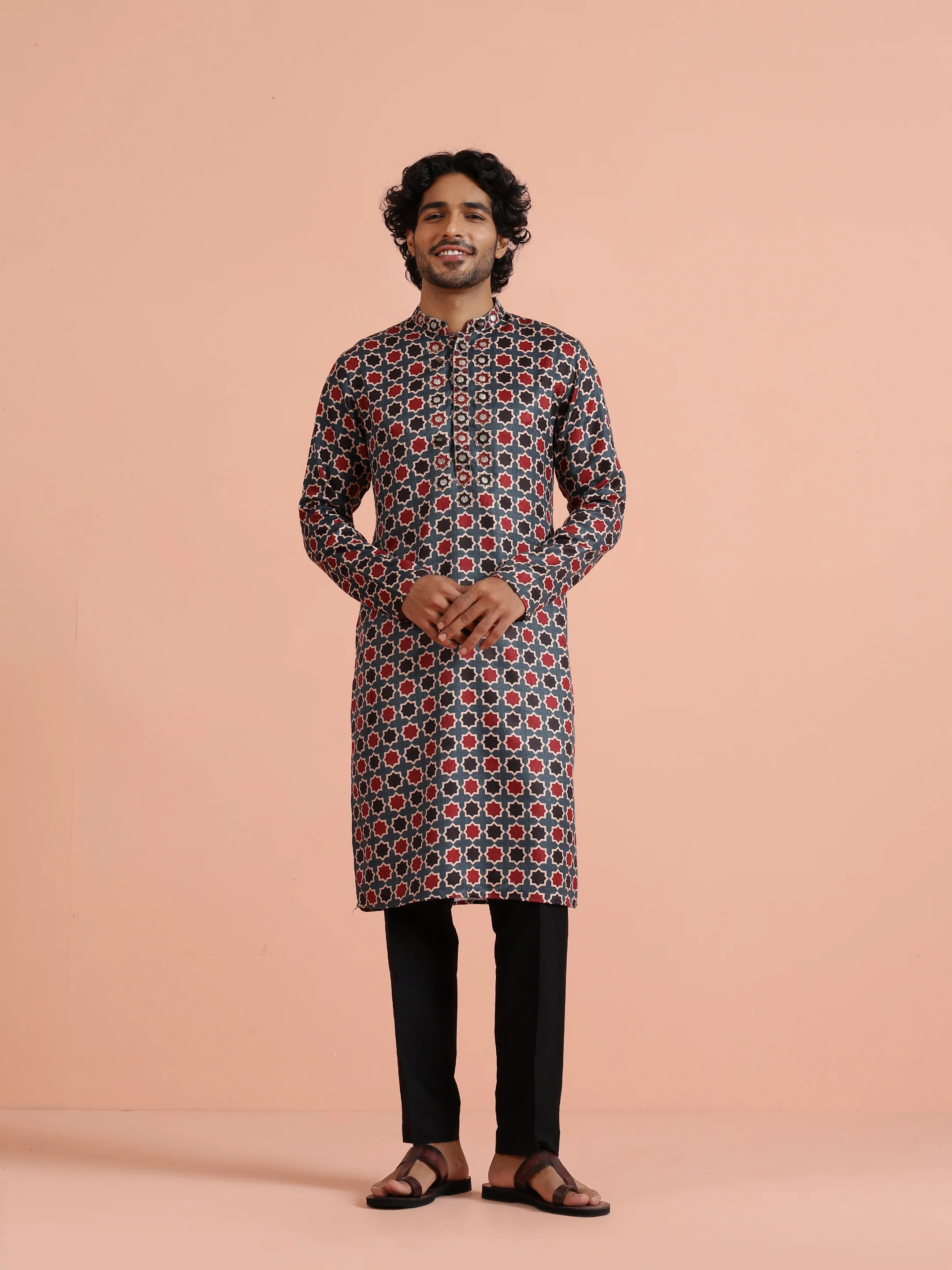 Grey & Red Geometric Printed Kurta - Image 6