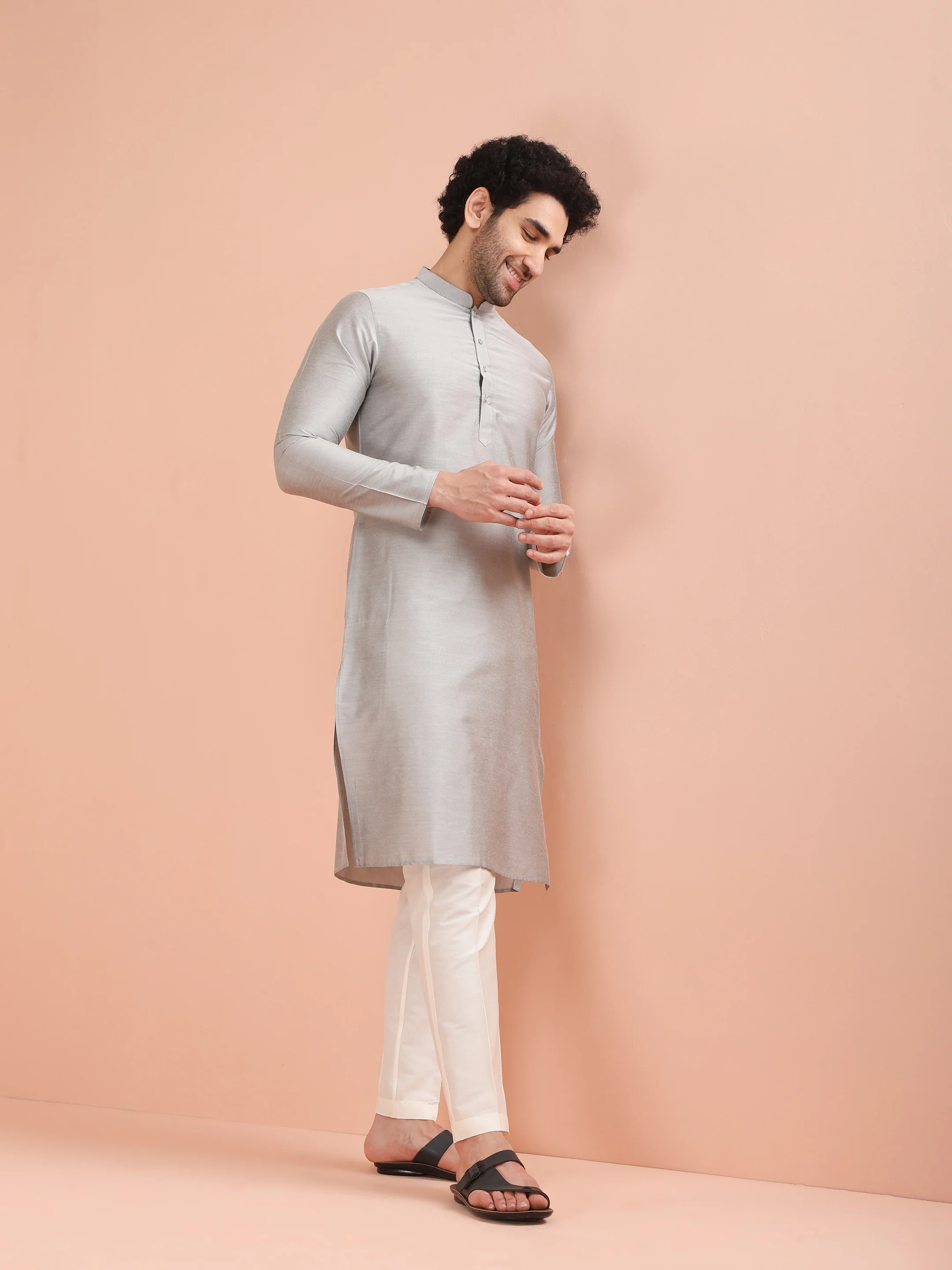 Grey Silk Blend Solid Kurta Trouser Set - Image 2
