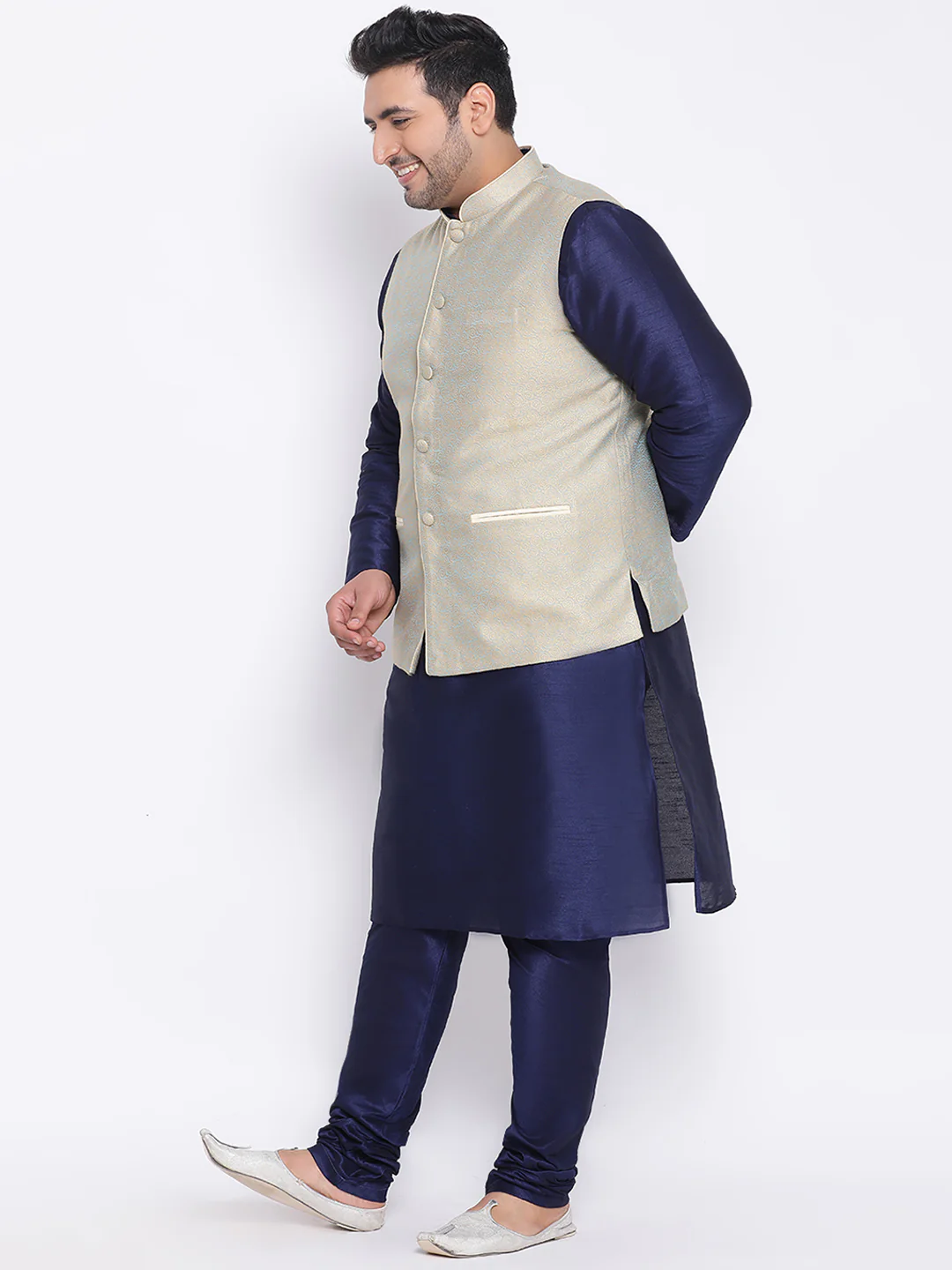Kisah Plus Men's Green Kurta Churidar Jacket Set - Image 2