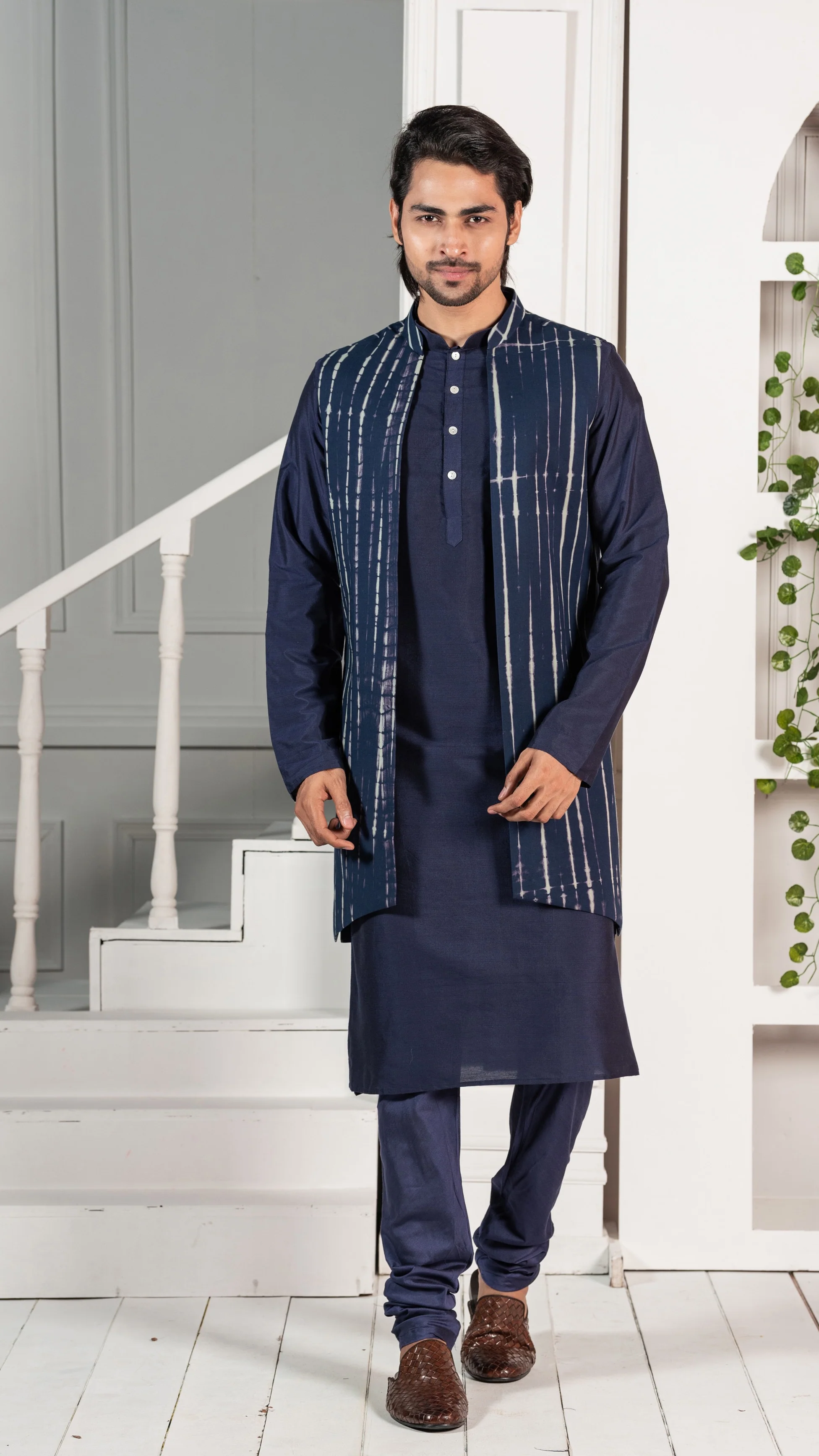 Kisah Men Navy Blue Kurta Jacket Set - Image 2