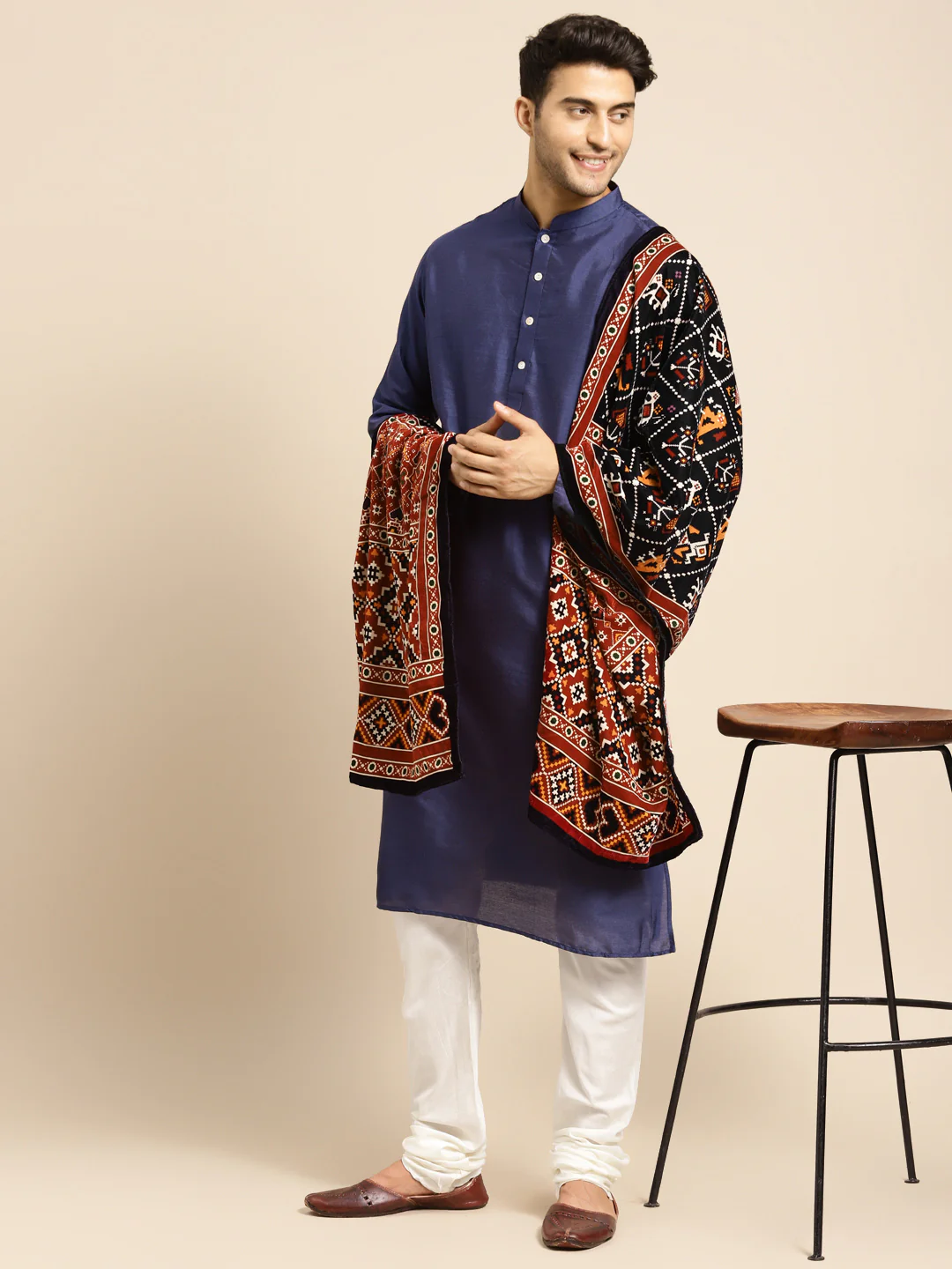 Men's Navy Blue Kurta Churidar With Dupatta Set - Image 7
