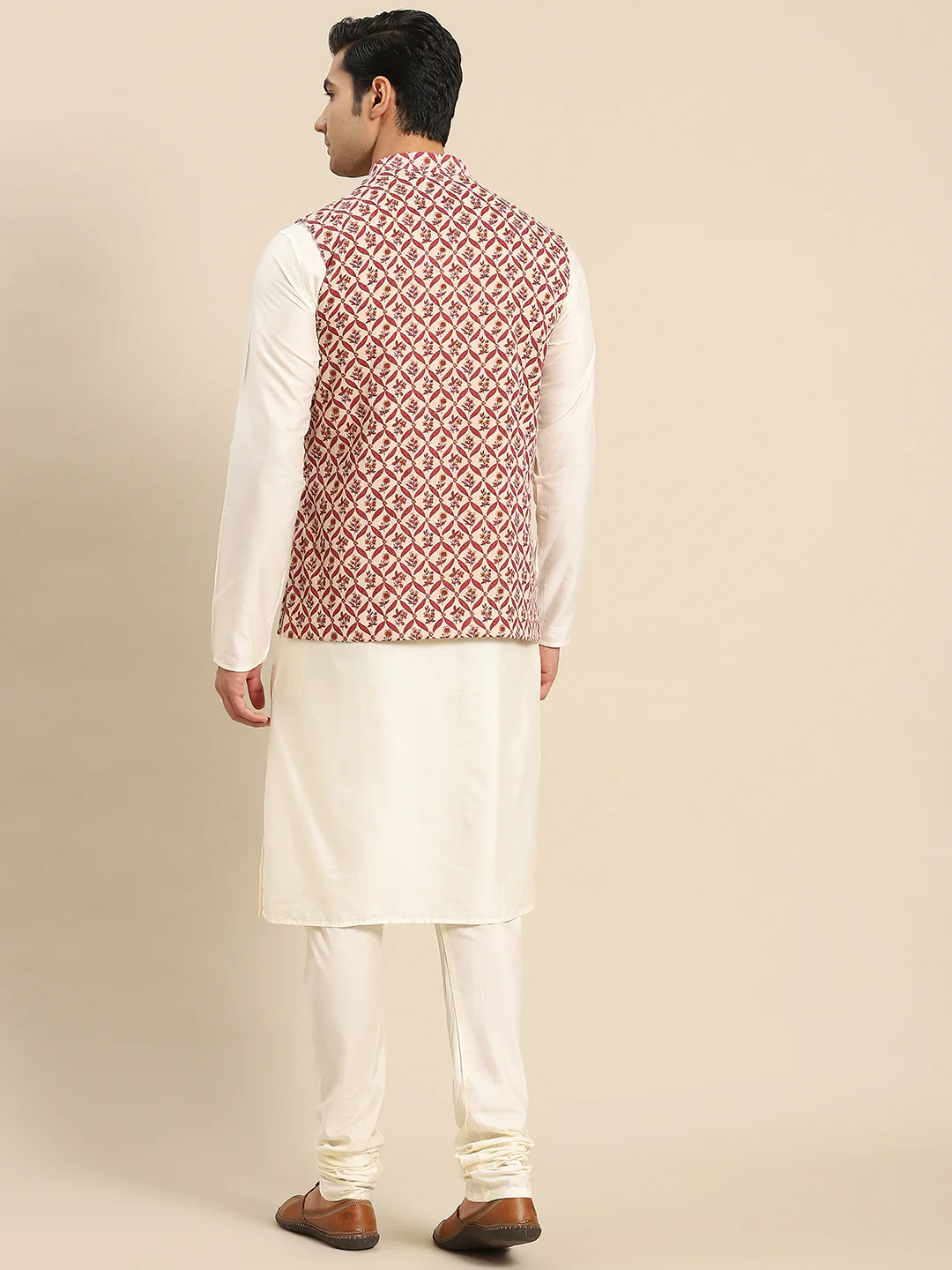 Kisah Men Maroon Kurta Jacket Set - Image 8