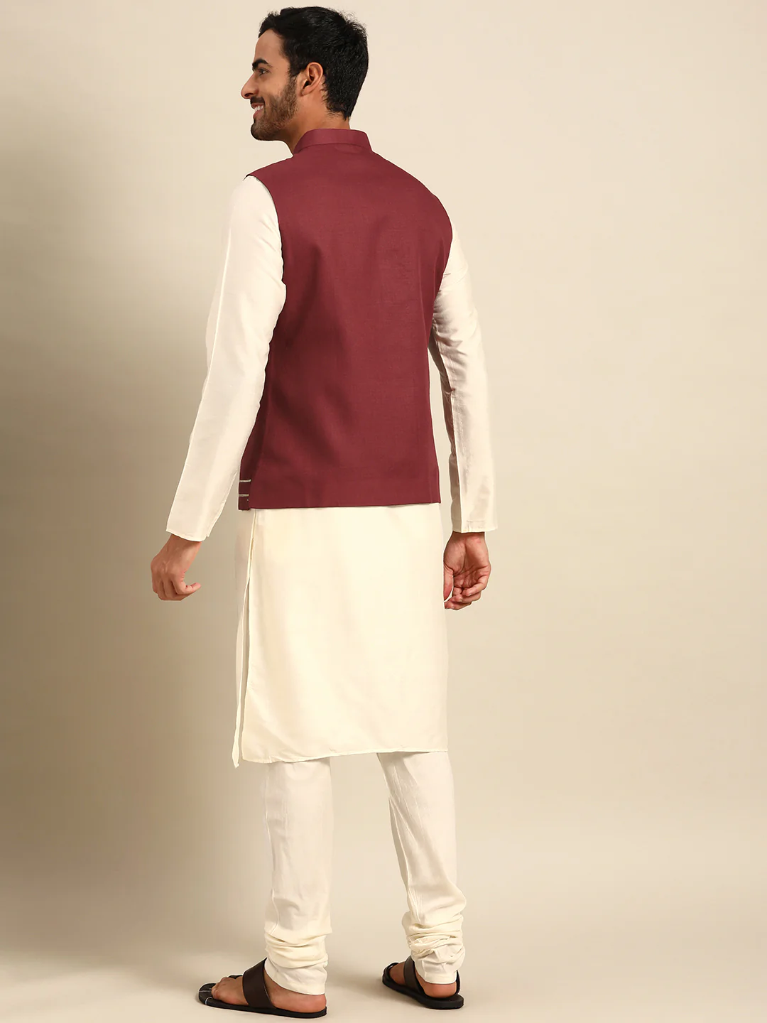 Kisah men Maroon kurta jacket set - Image 2