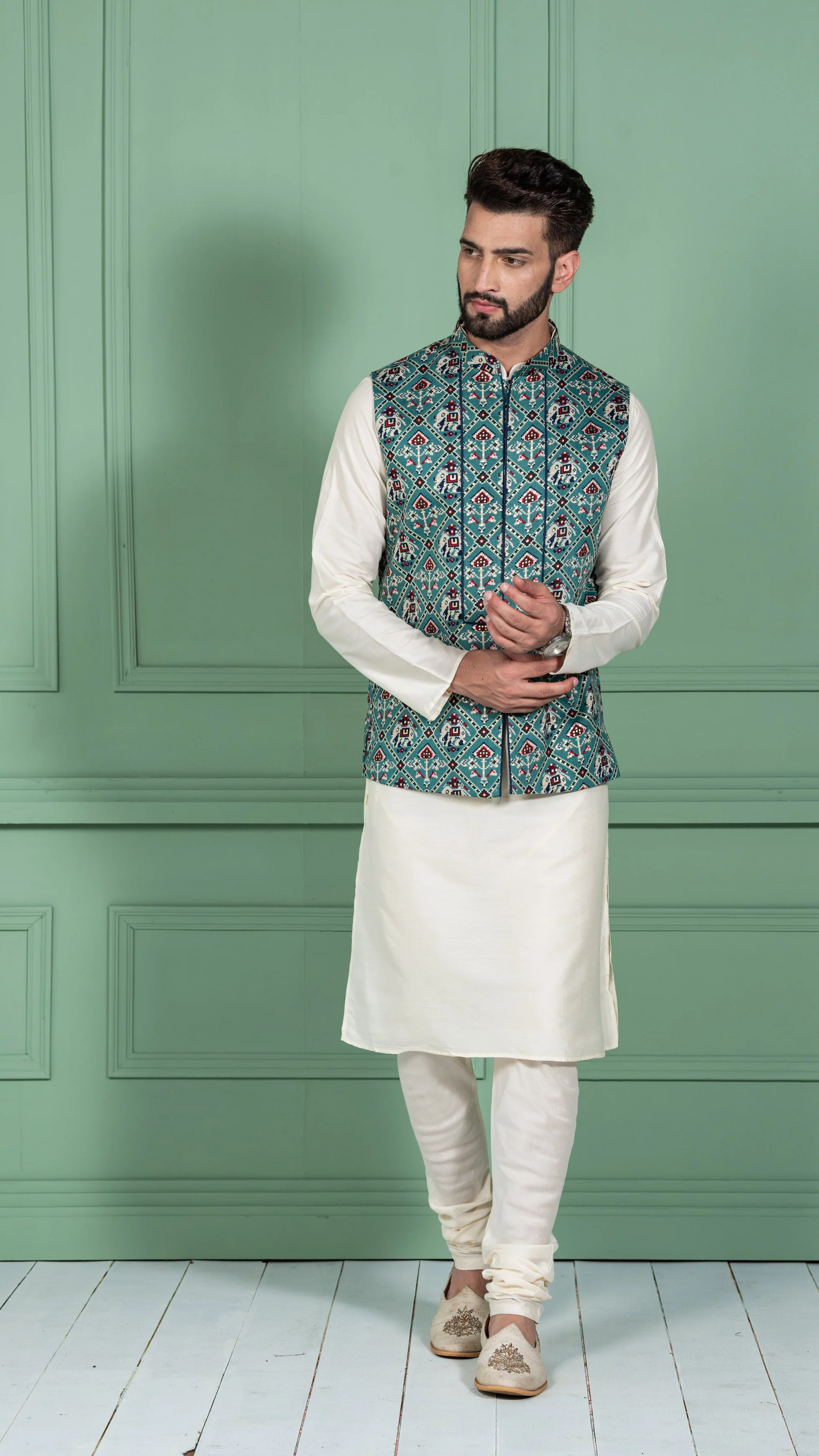 Men Green Kurta Jacket Set - Image 7