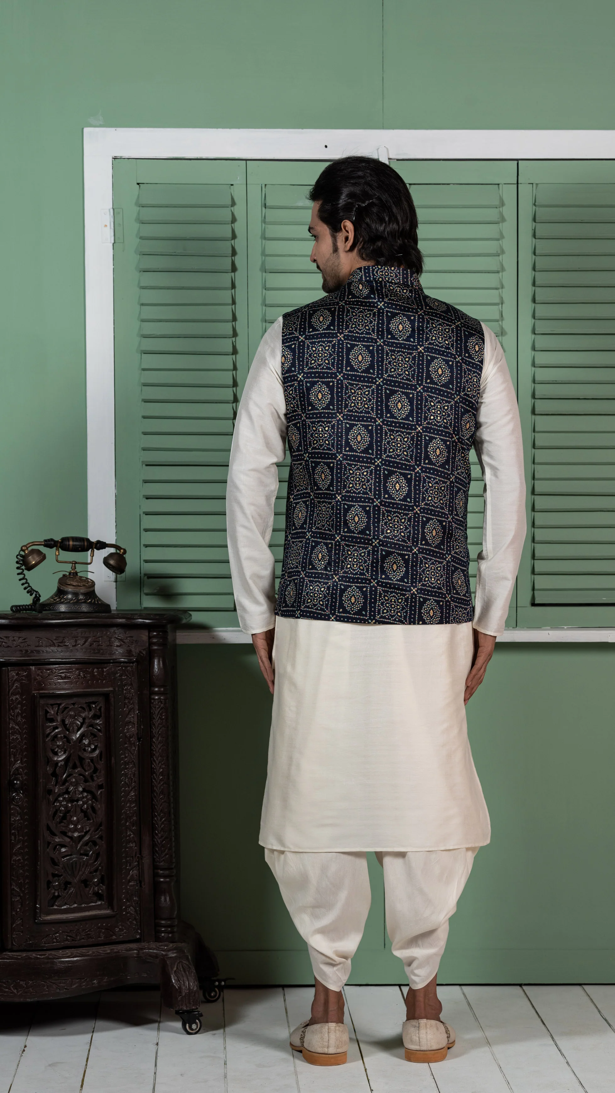 Kisah Men Navy Blue Kurta Jacket Set - Image 3