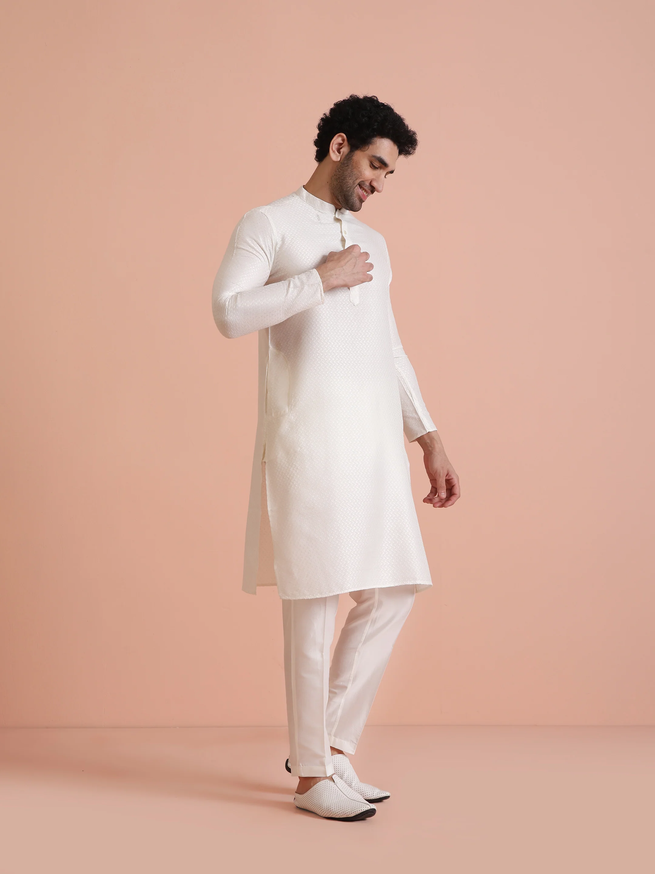 Men White Woven Design Kurta - Image 4