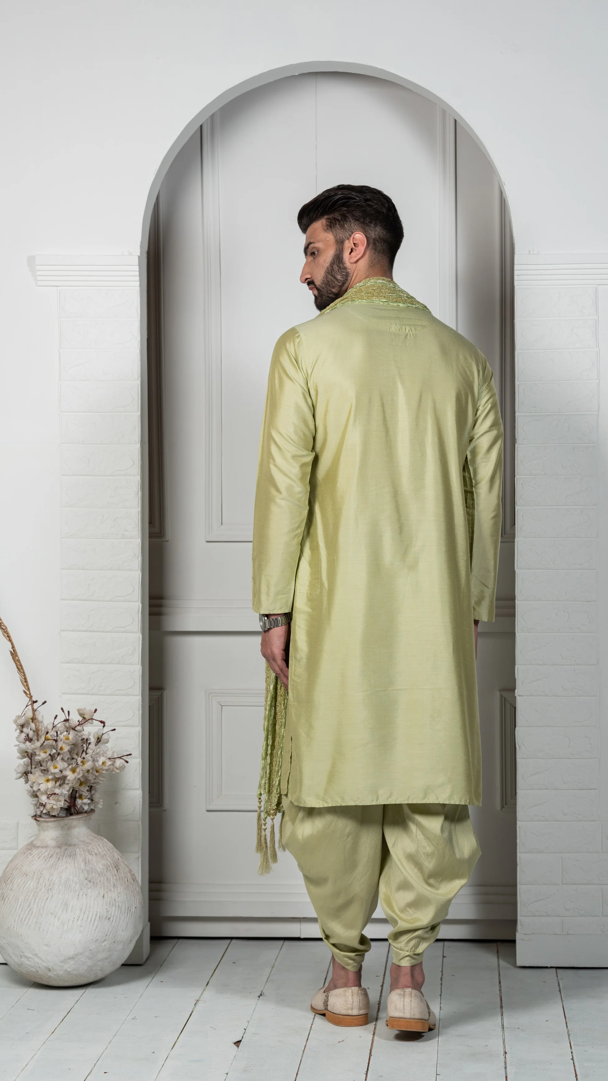 Light Green Silk Blend Kurta Dhoti Dupatta Set - Image 3