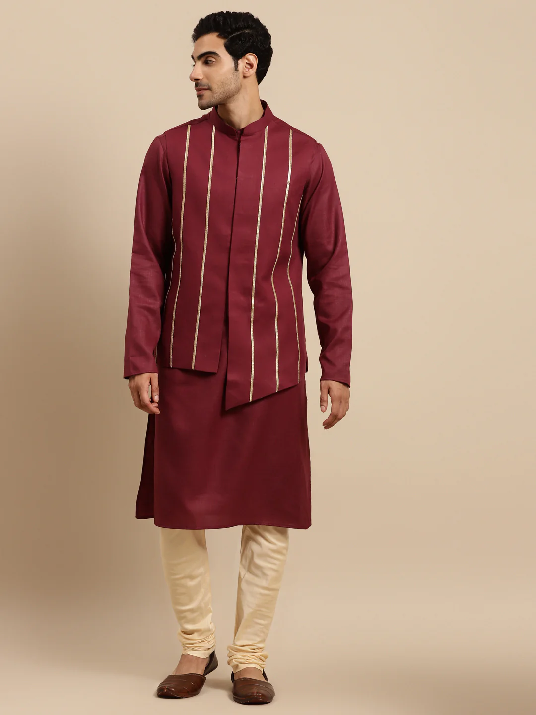 Men Maroon kurta jacket set - Image 7