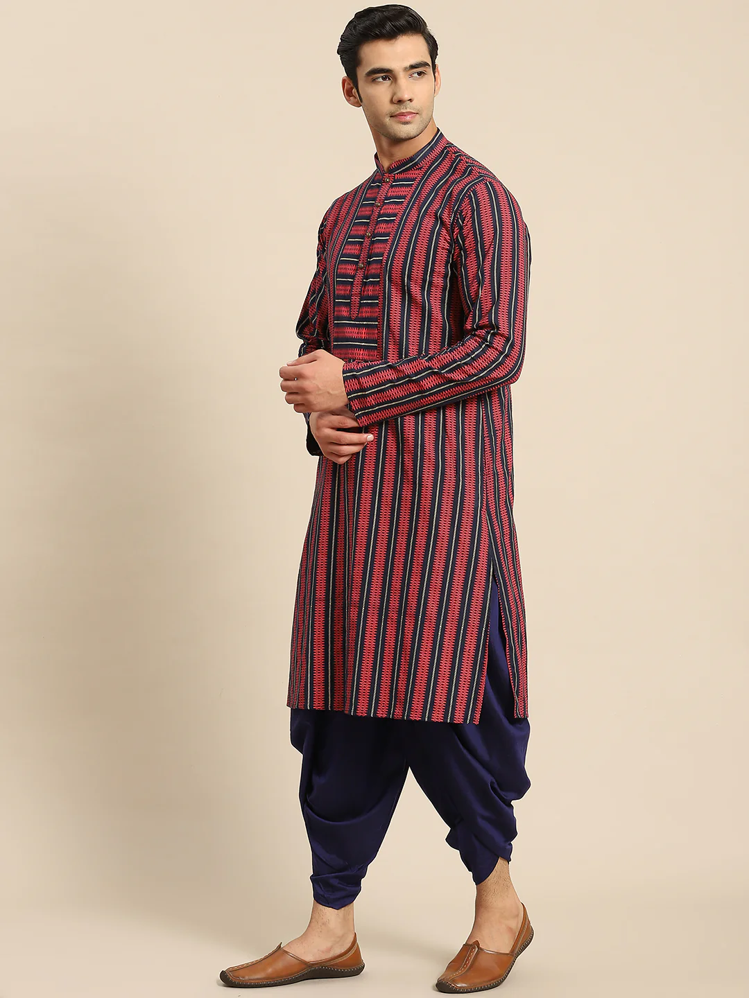 Kisah Men Red Kurta Set - Image 6