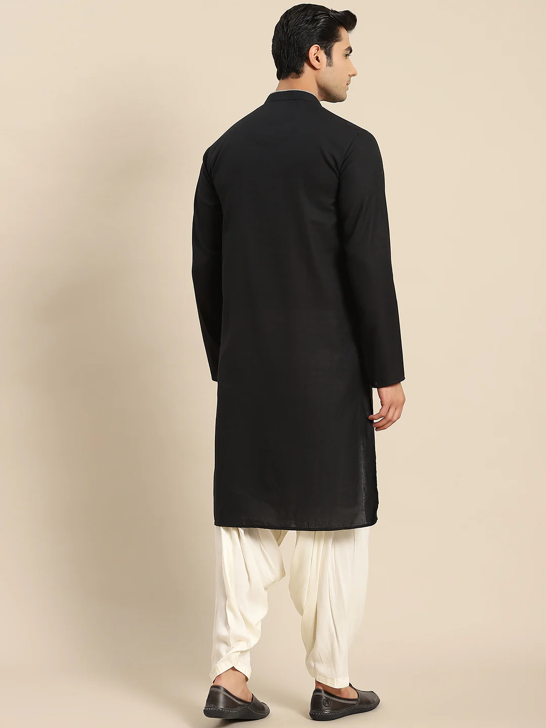 Kisah Men Black Kurta (Set of 1) - Image 3