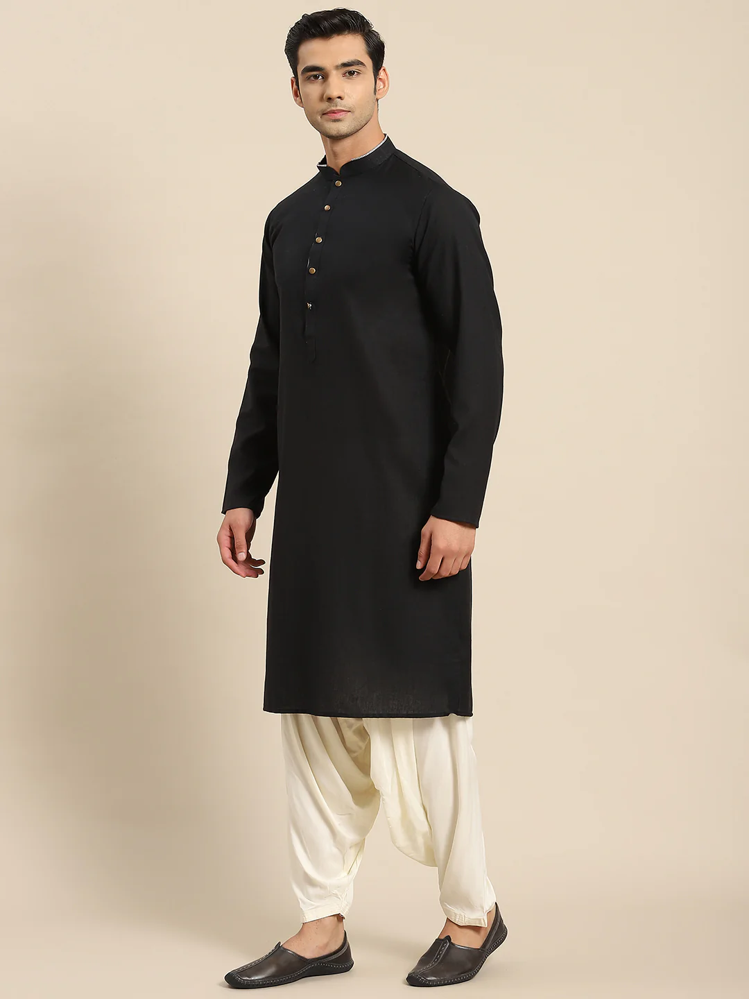 Kisah Men Black Kurta Set - Image 2