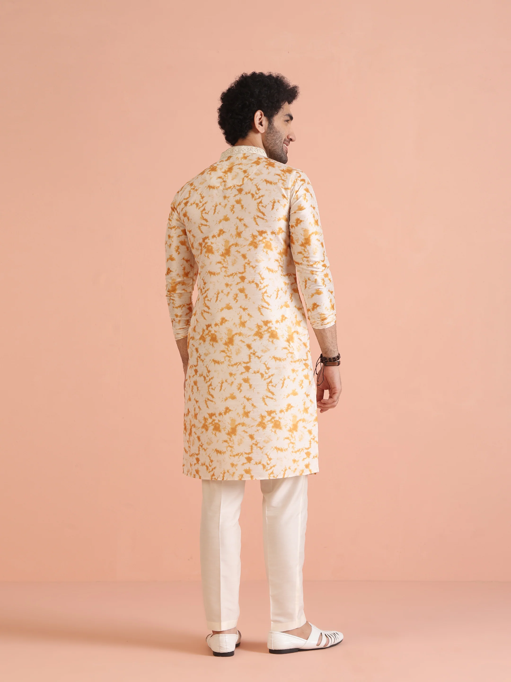 Beige Silk Blend Mirror Work Kurta - Image 5