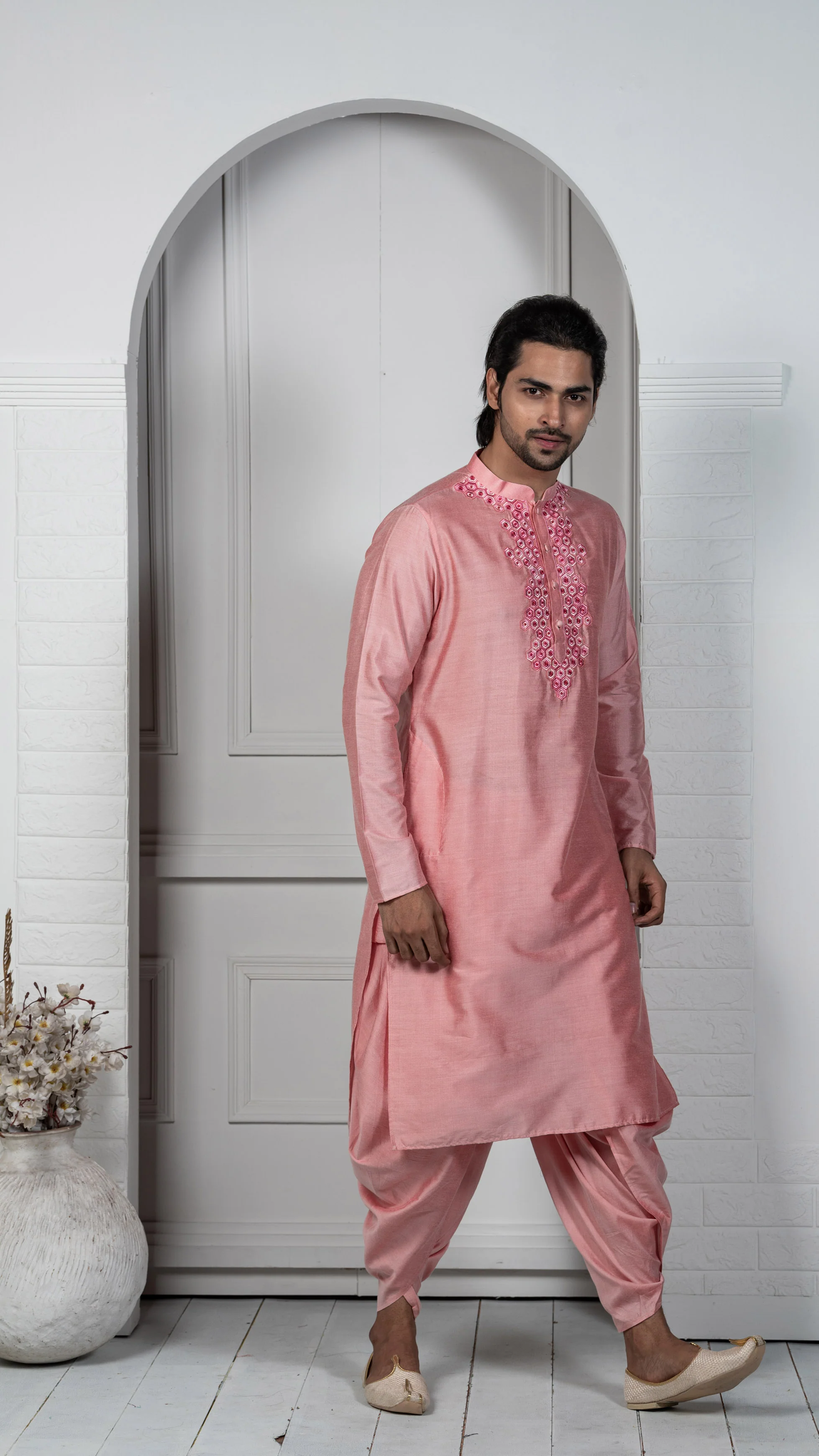 Kisah Men Pink Kurta (Set of 1) - Image 3