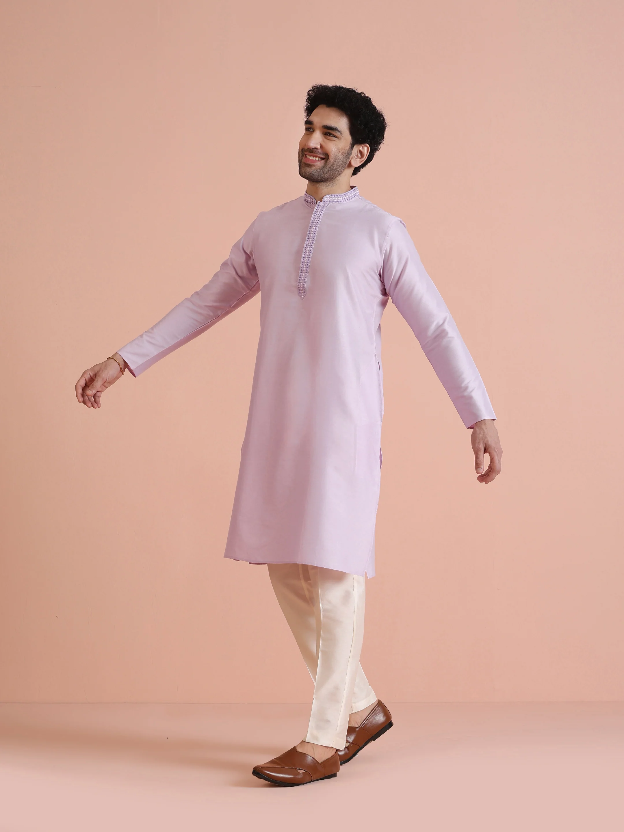 Men Lavender Solid Kurta - Image 4