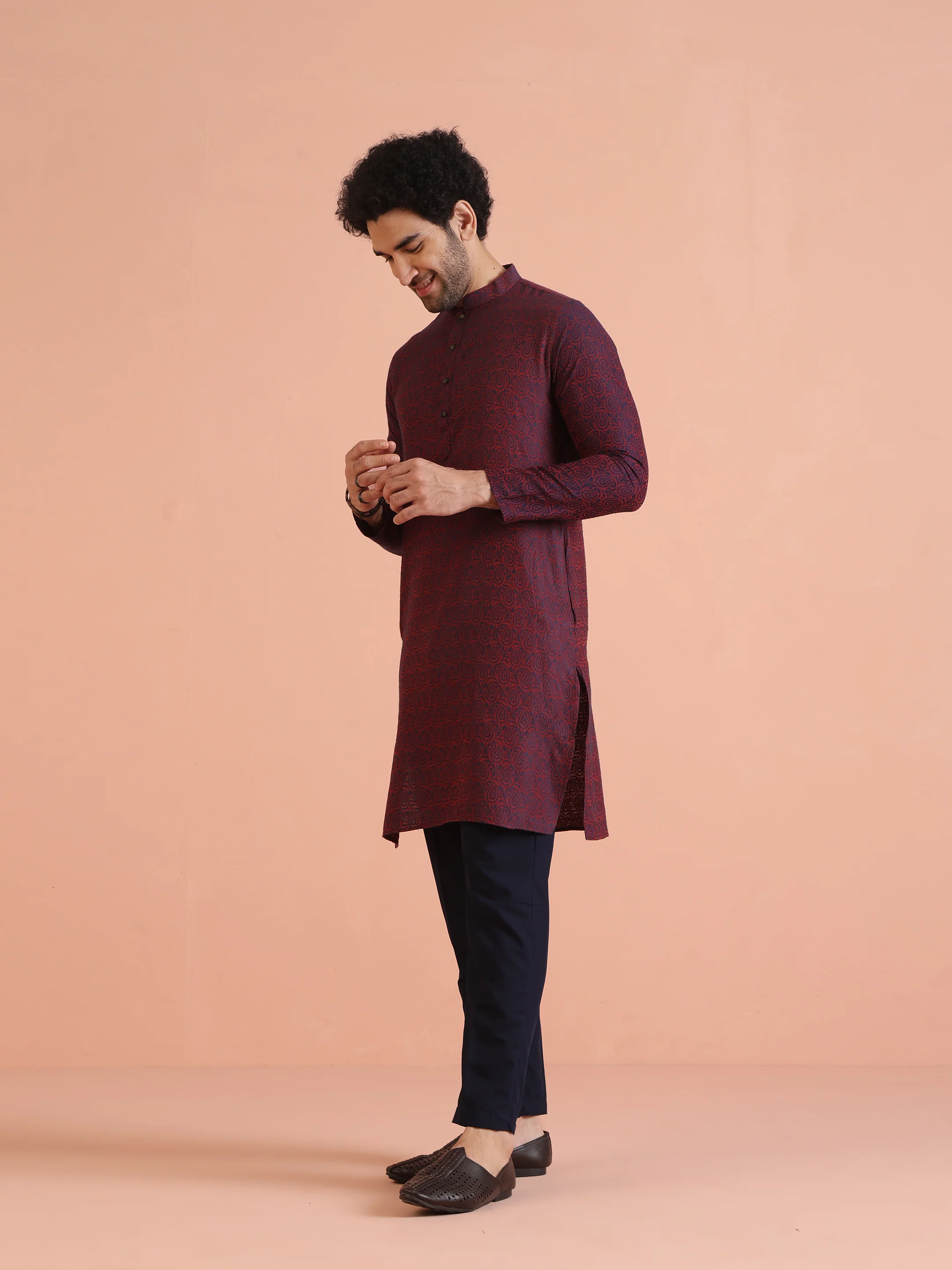 Maroon Cotton Silk Paisley Printed Kurta - Image 3