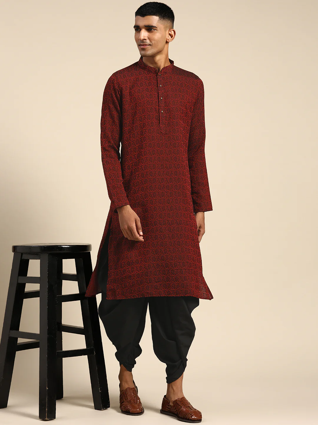 Men Maroon Textured Kurta Dhoti Set - Image 3