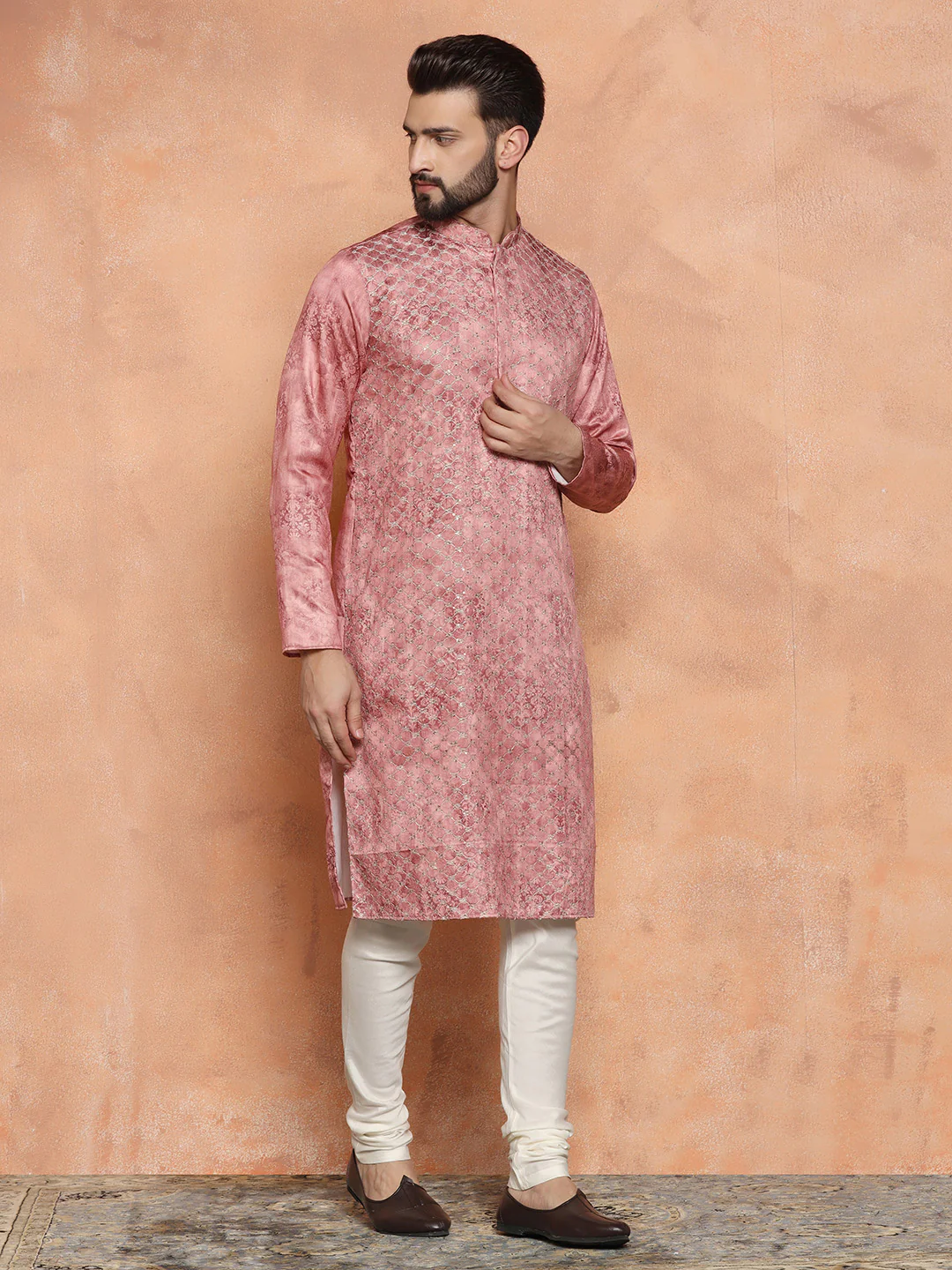 Pink Silk Blend Textured Kurta Churidar - Image 4