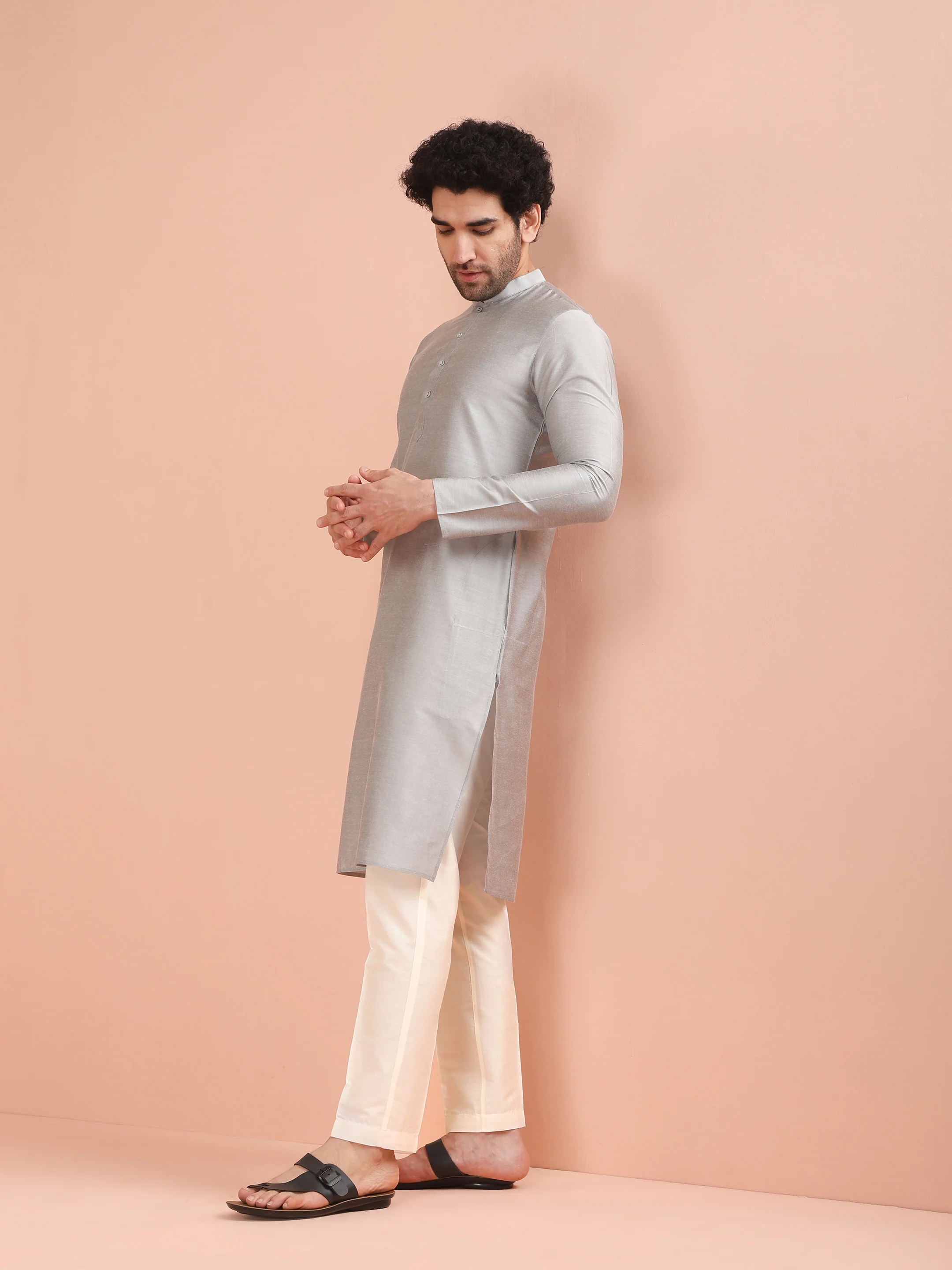 Men Grey Solid Kurta - Image 3