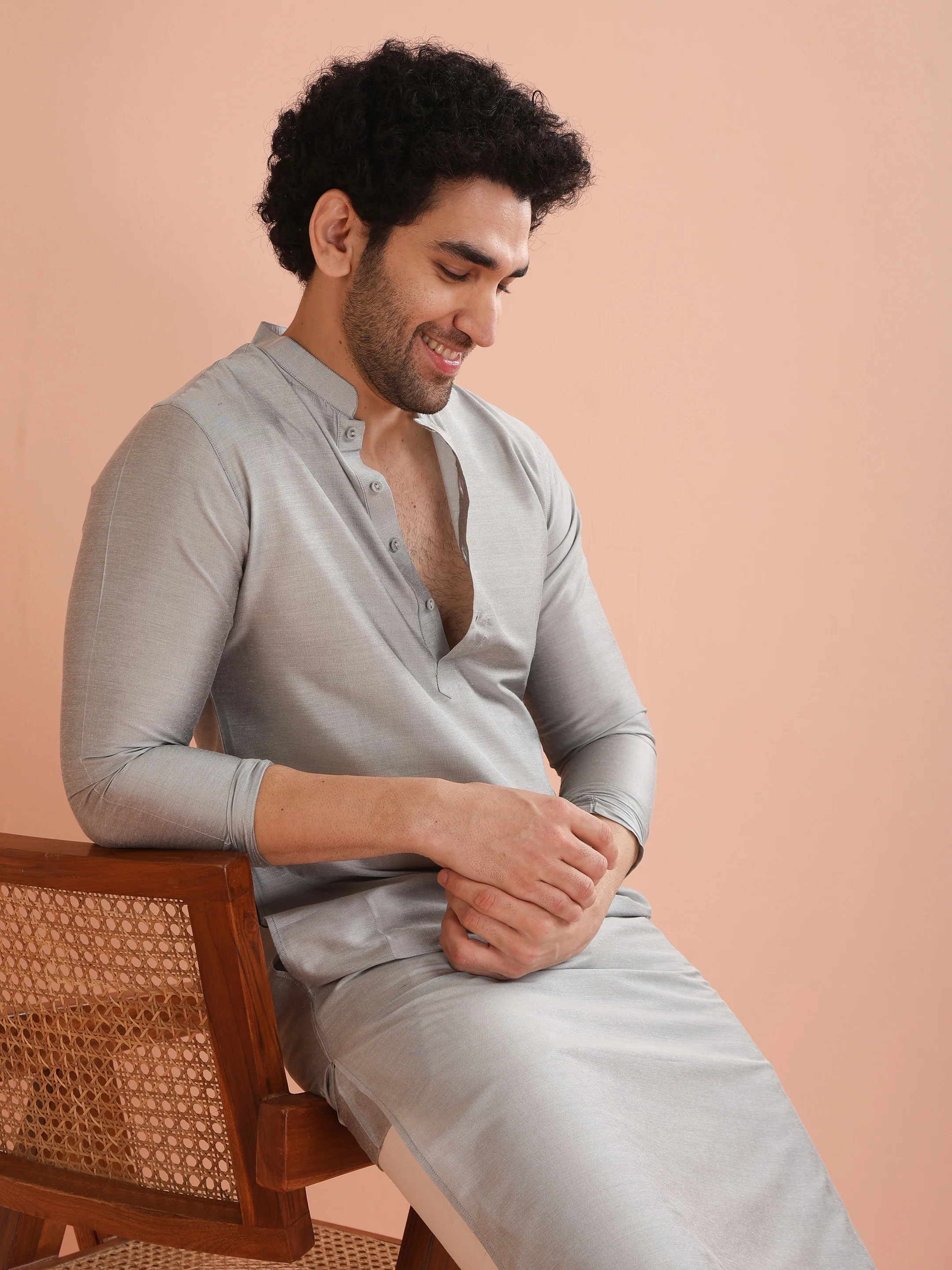 Men Grey Solid Kurta - Image 5