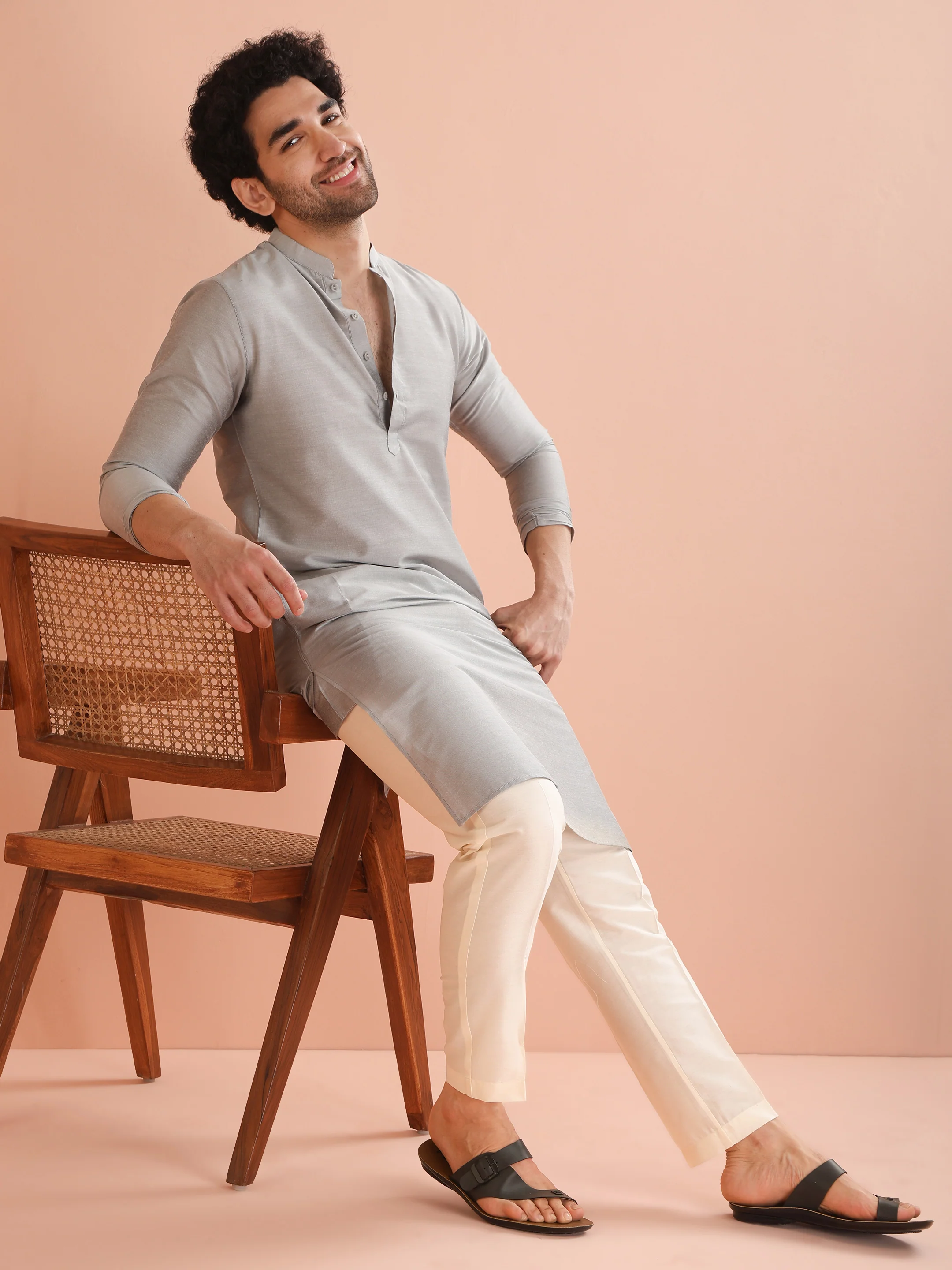 Men Grey Solid Kurta - Image 7