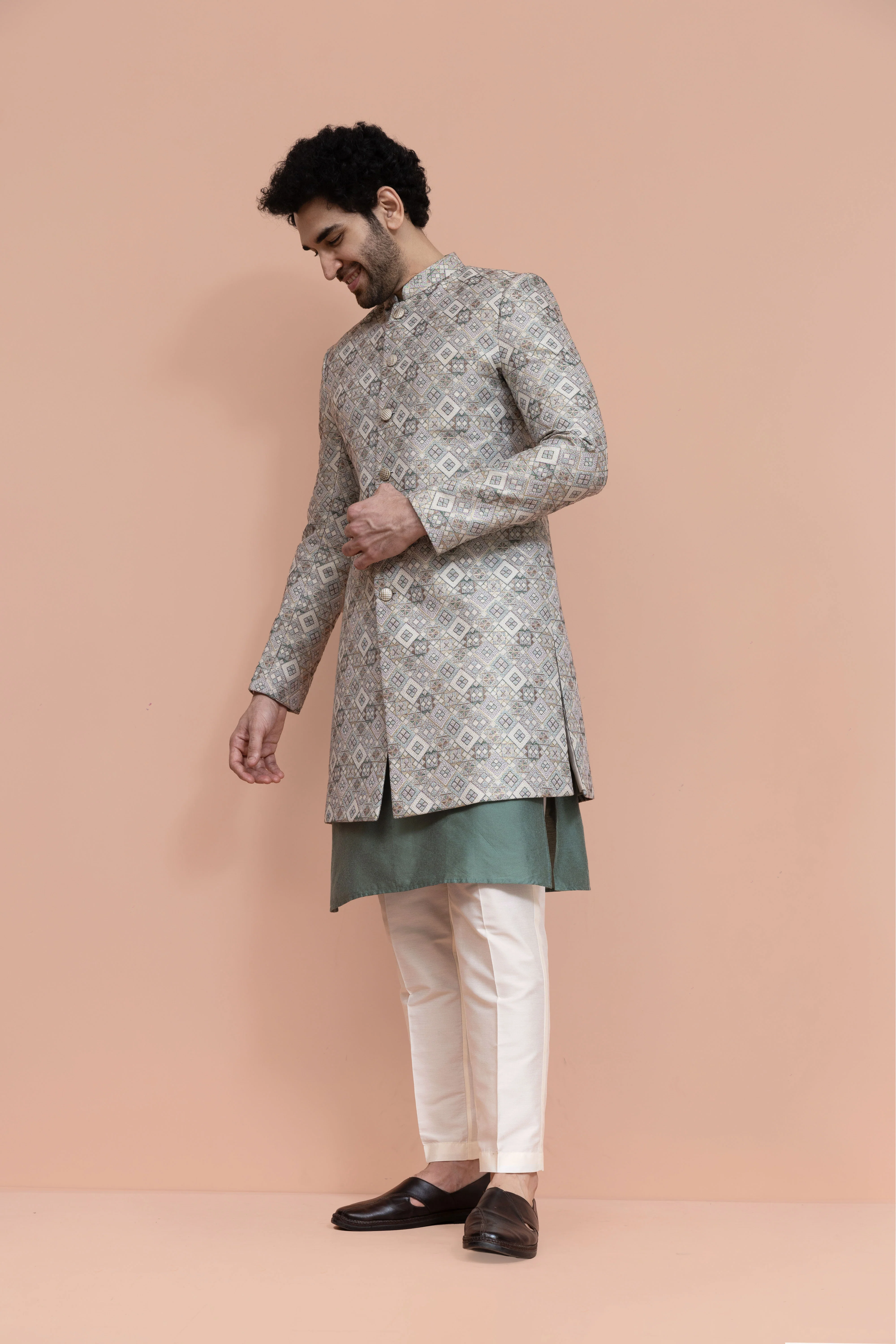 Men Off White Geometric Kurta Indo-western Trouser Set - Image 2