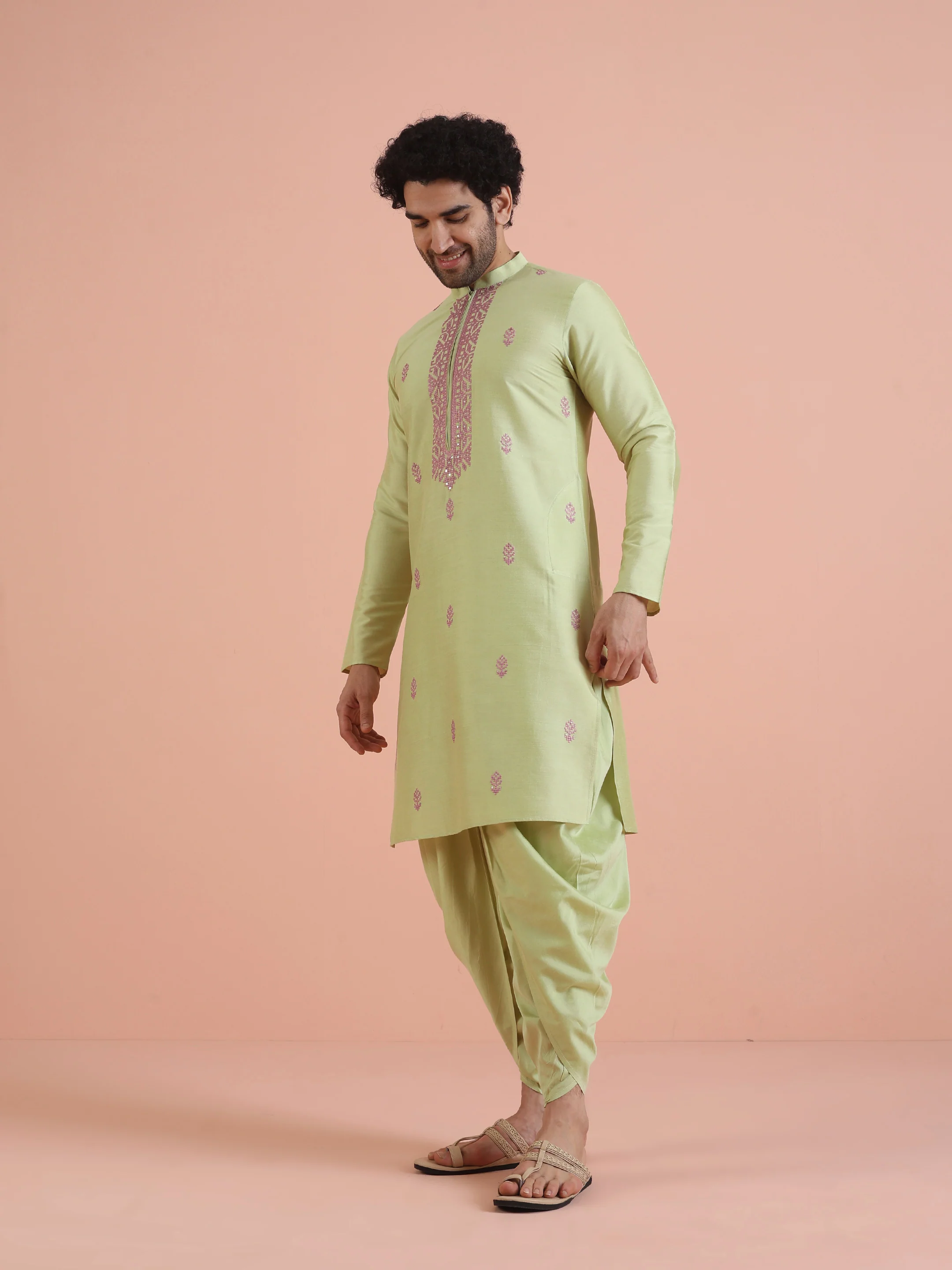 Men Green Embroidered Ethnic Motifs Kurta - Image 3