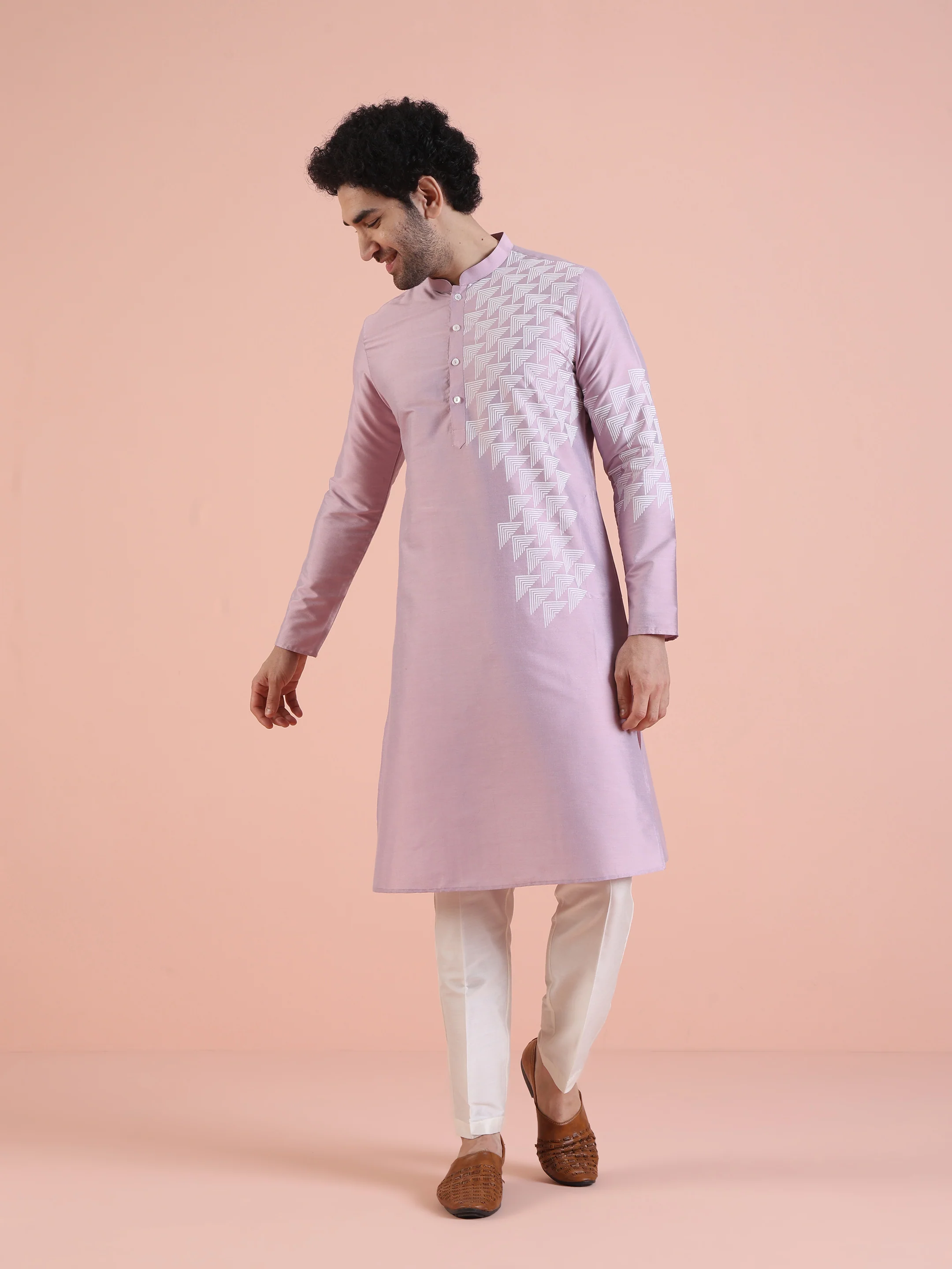 Men Onion pink Printed Kurta with Geometric - Image 7