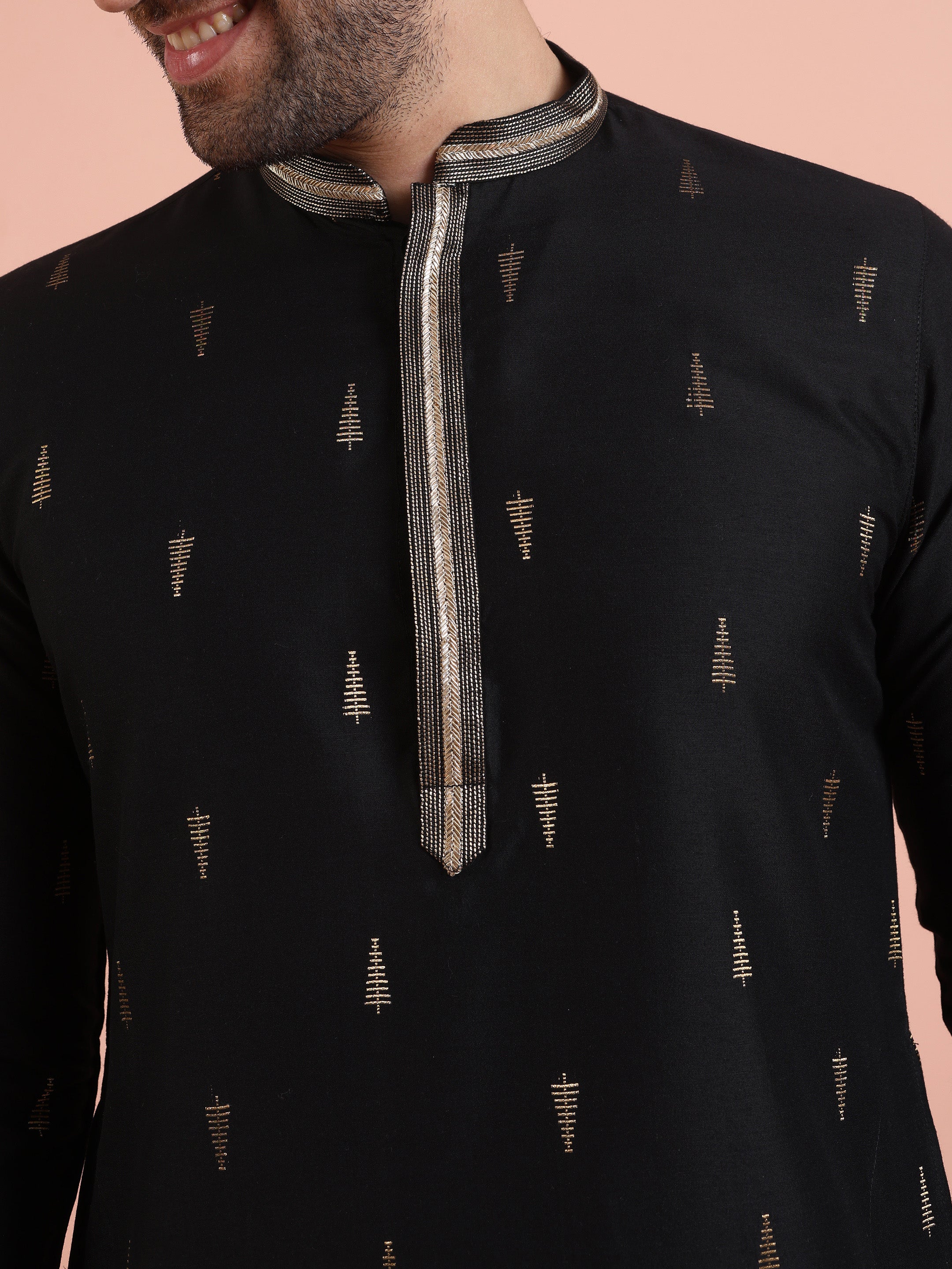 Men Black Jacquard Kurta with Ethnic Motifs - Image 5