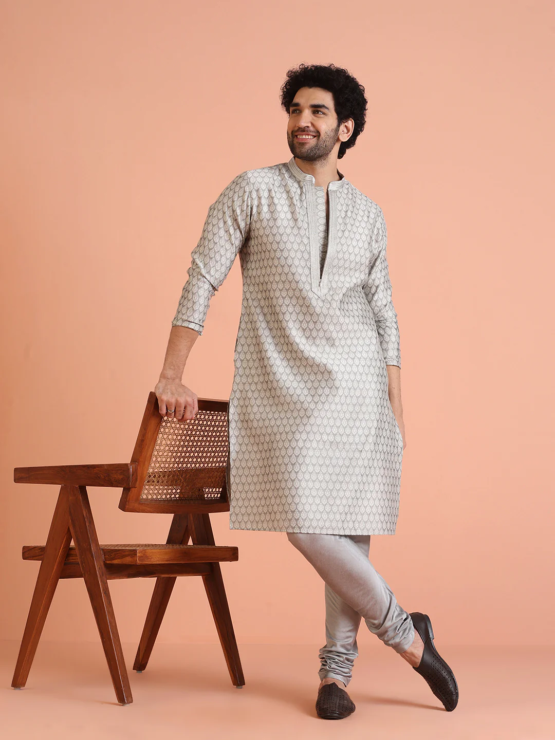 Men Grey Jacquard Ethnic Motifs Kurta Churidar Set - Image 2
