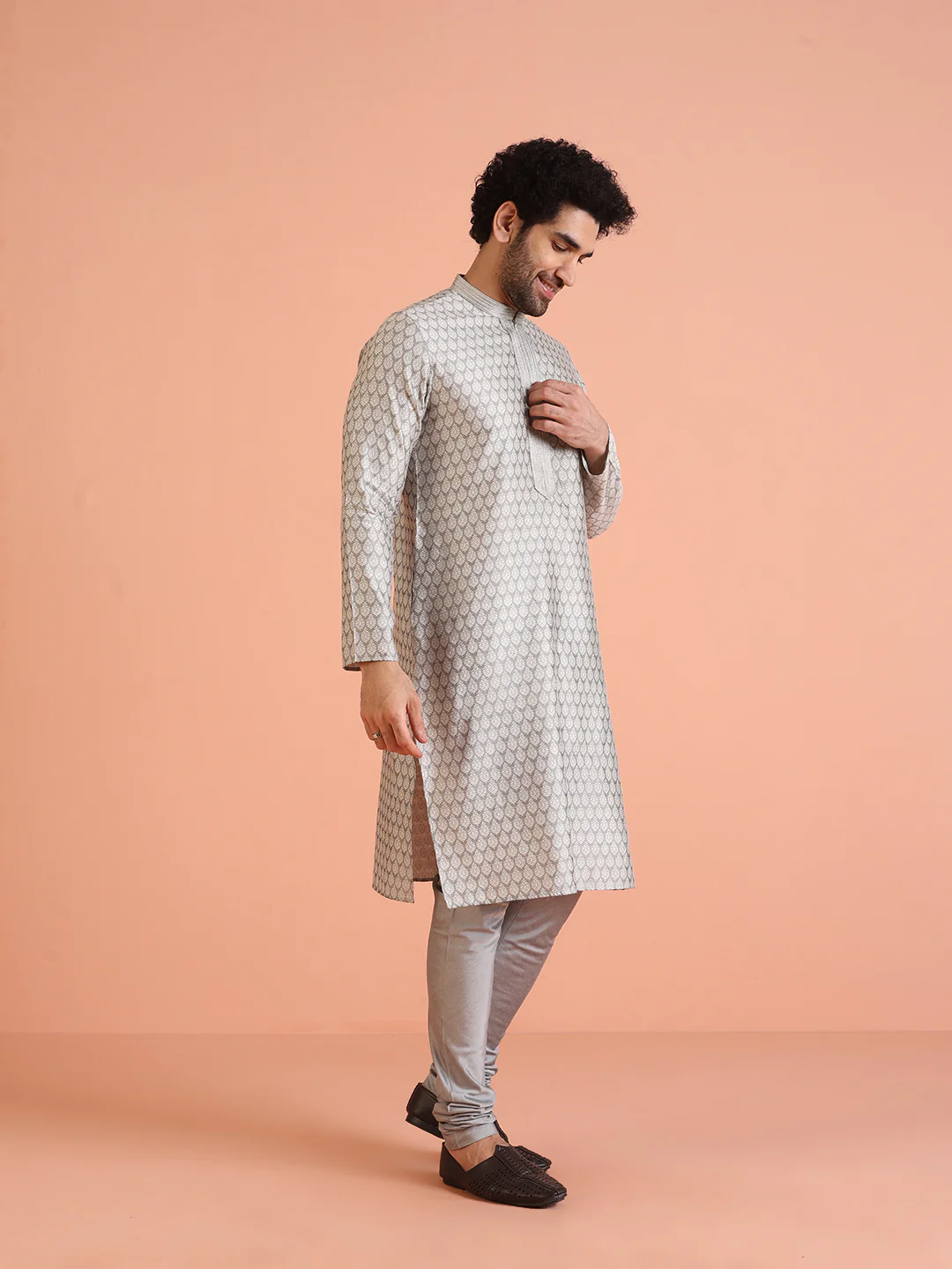 Men Grey Jacquard Ethnic Motifs Kurta - Image 2