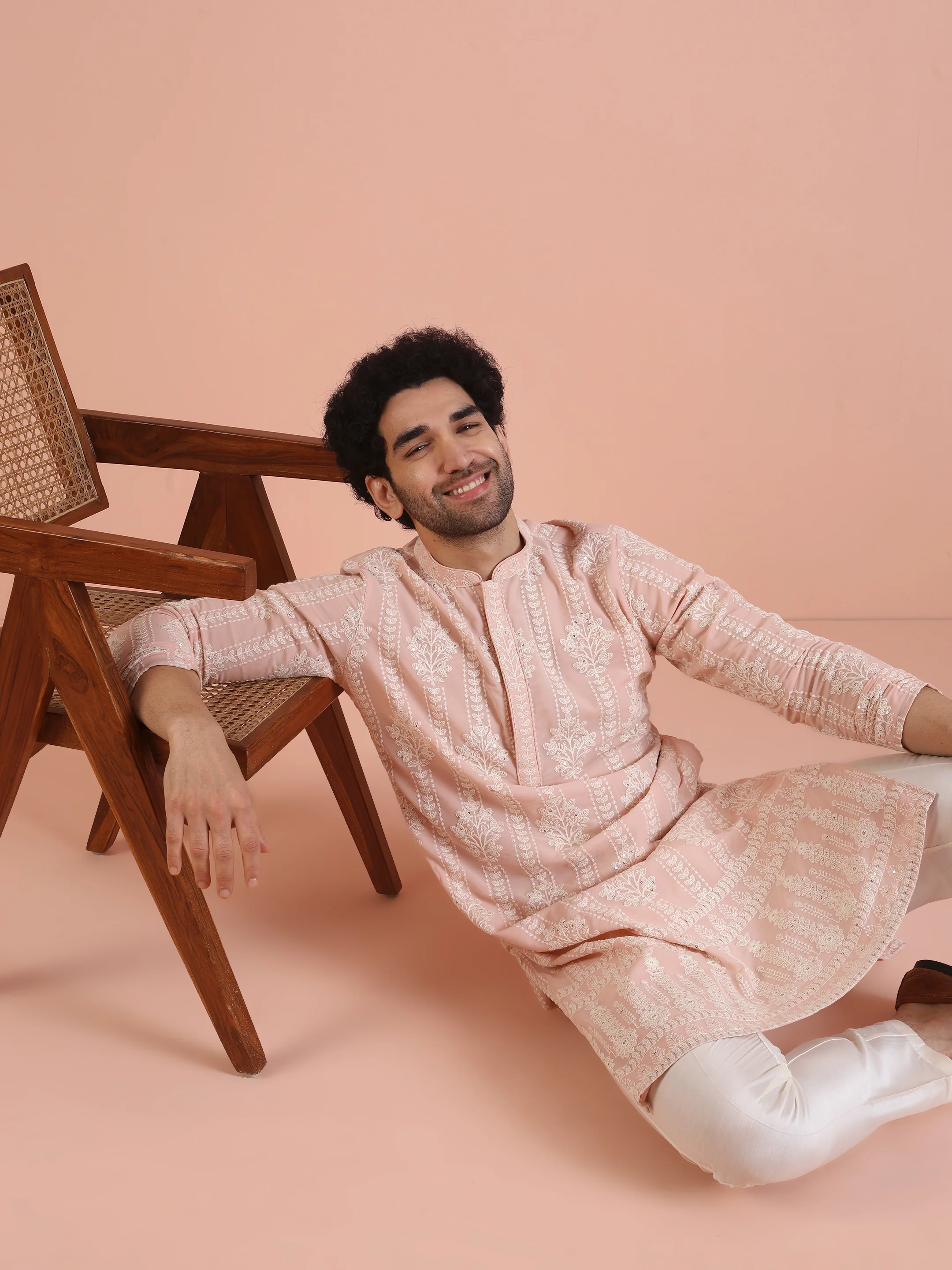 Men Pink Embroidered Chikankari Kurta - Image 6